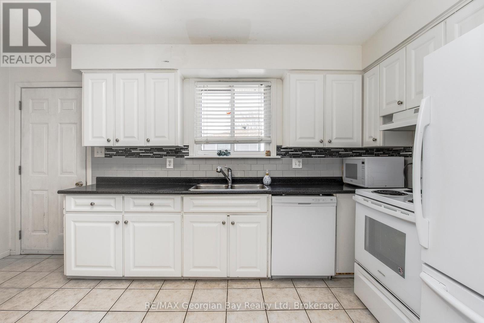 648 Manly Street, Midland, Ontario  L4R 3G5 - Photo 5 - S12989652