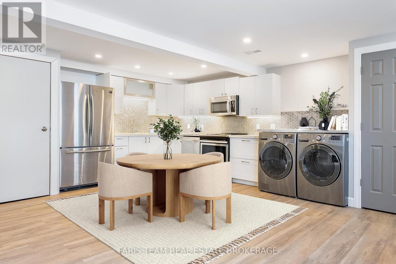 33 Frank Street, Wasaga Beach, Ontario  L9Z 1P9 - Photo 19 - S12989528