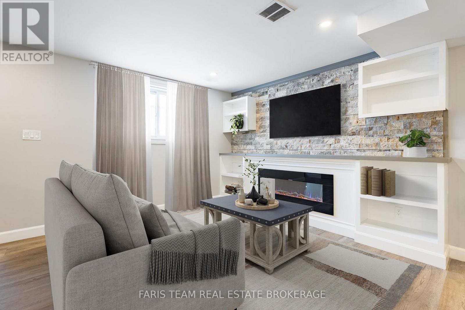 33 Frank Street, Wasaga Beach, Ontario  L9Z 1P9 - Photo 24 - S12989528