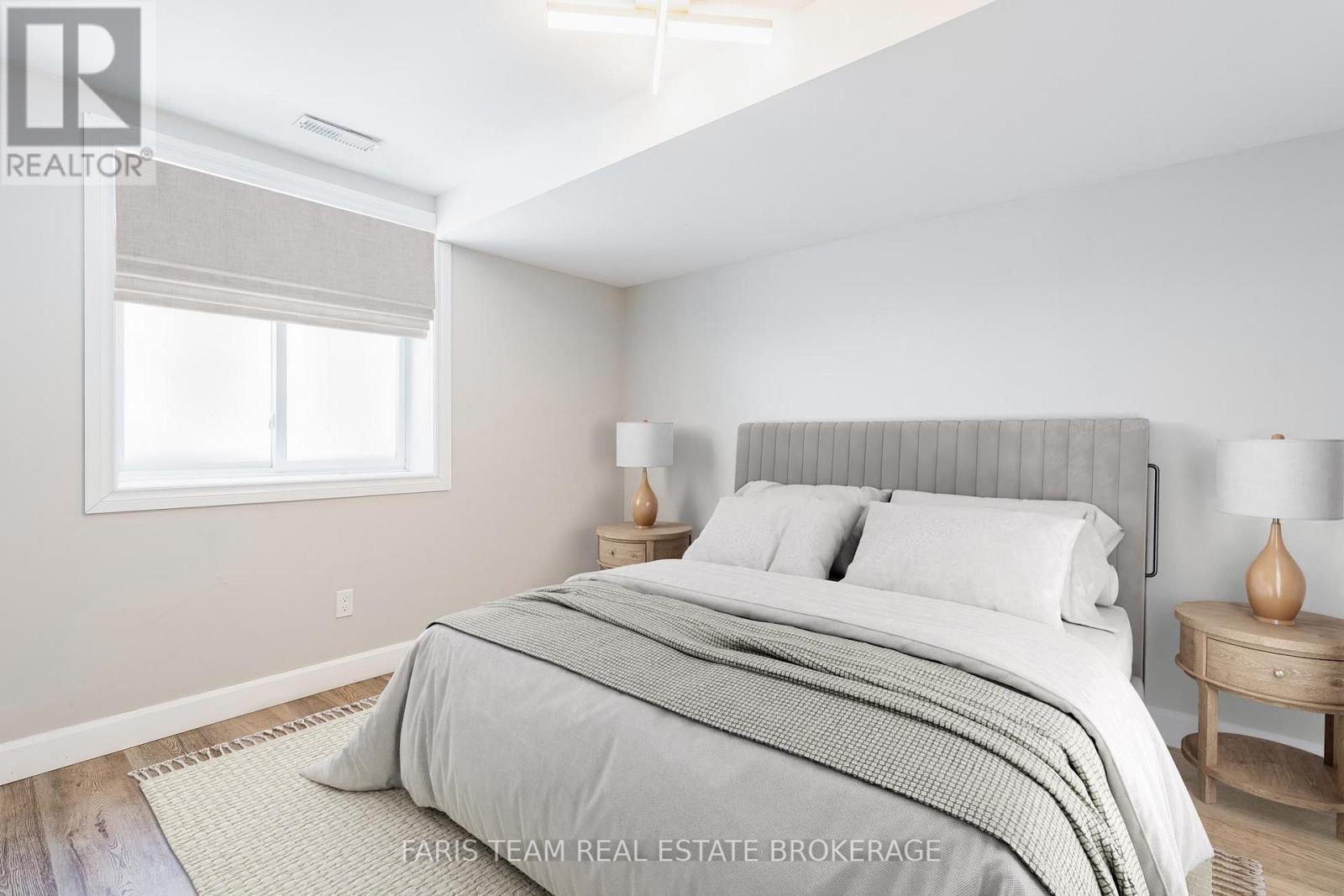 33 Frank Street, Wasaga Beach, Ontario  L9Z 1P9 - Photo 26 - S12989528