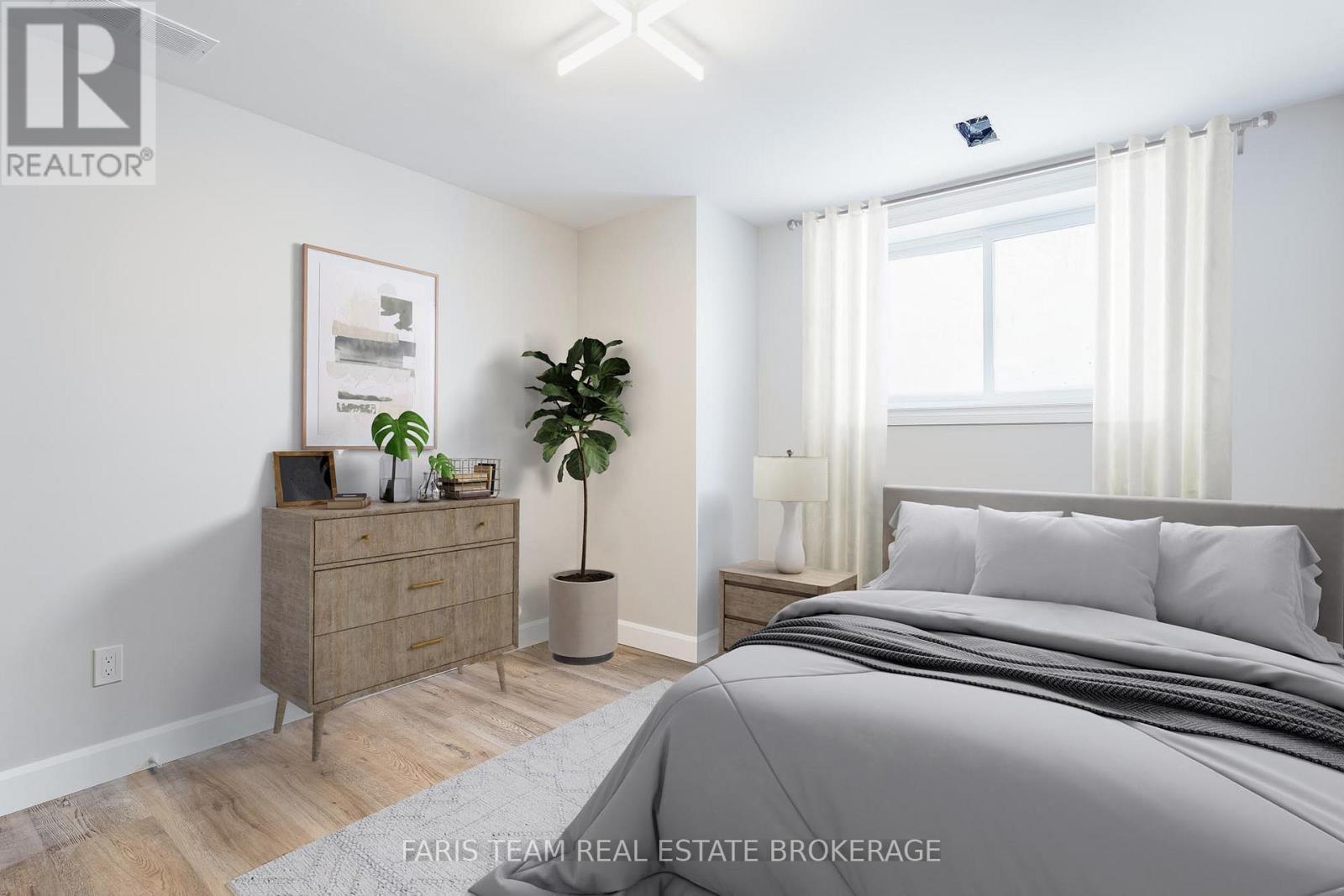 33 Frank Street, Wasaga Beach, Ontario  L9Z 1P9 - Photo 30 - S12989528