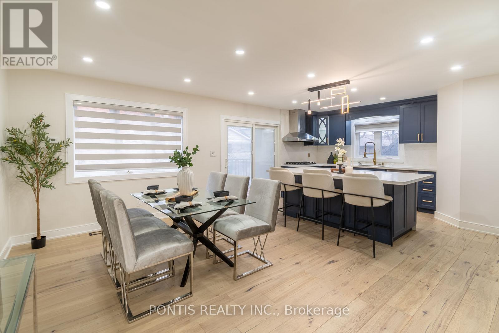 38 Kempenfelt Drive, Barrie (City Centre), Ontario  L4M 1B9 - Photo 11 - S12989698