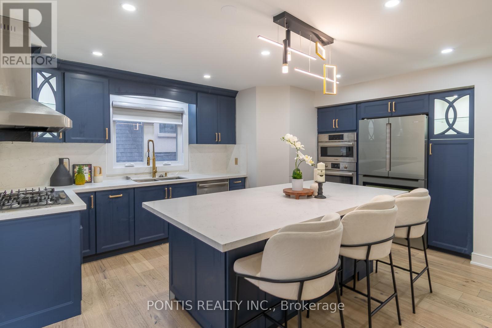 38 Kempenfelt Drive, Barrie (City Centre), Ontario  L4M 1B9 - Photo 13 - S12989698