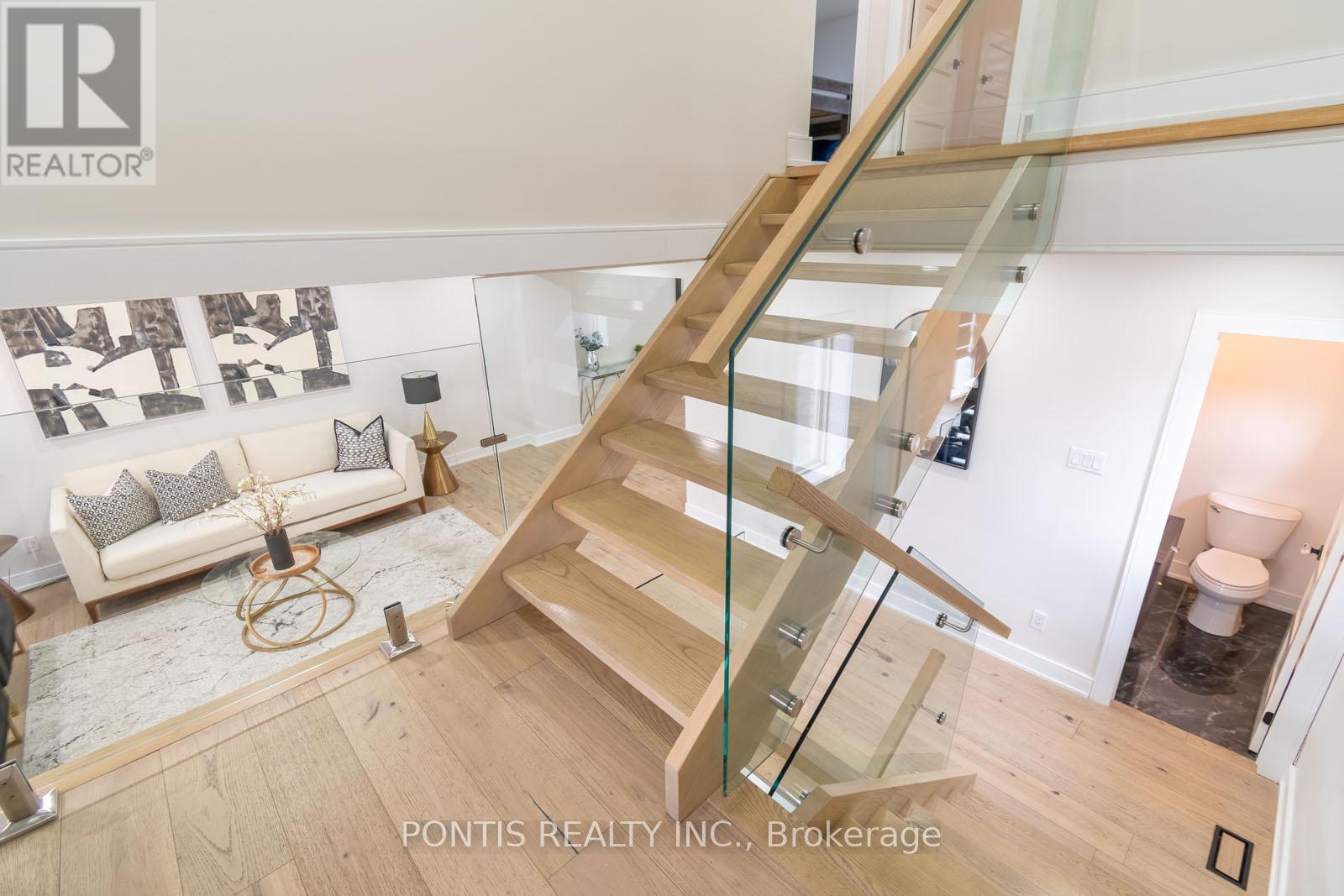 38 Kempenfelt Drive, Barrie (City Centre), Ontario  L4M 1B9 - Photo 16 - S12989698