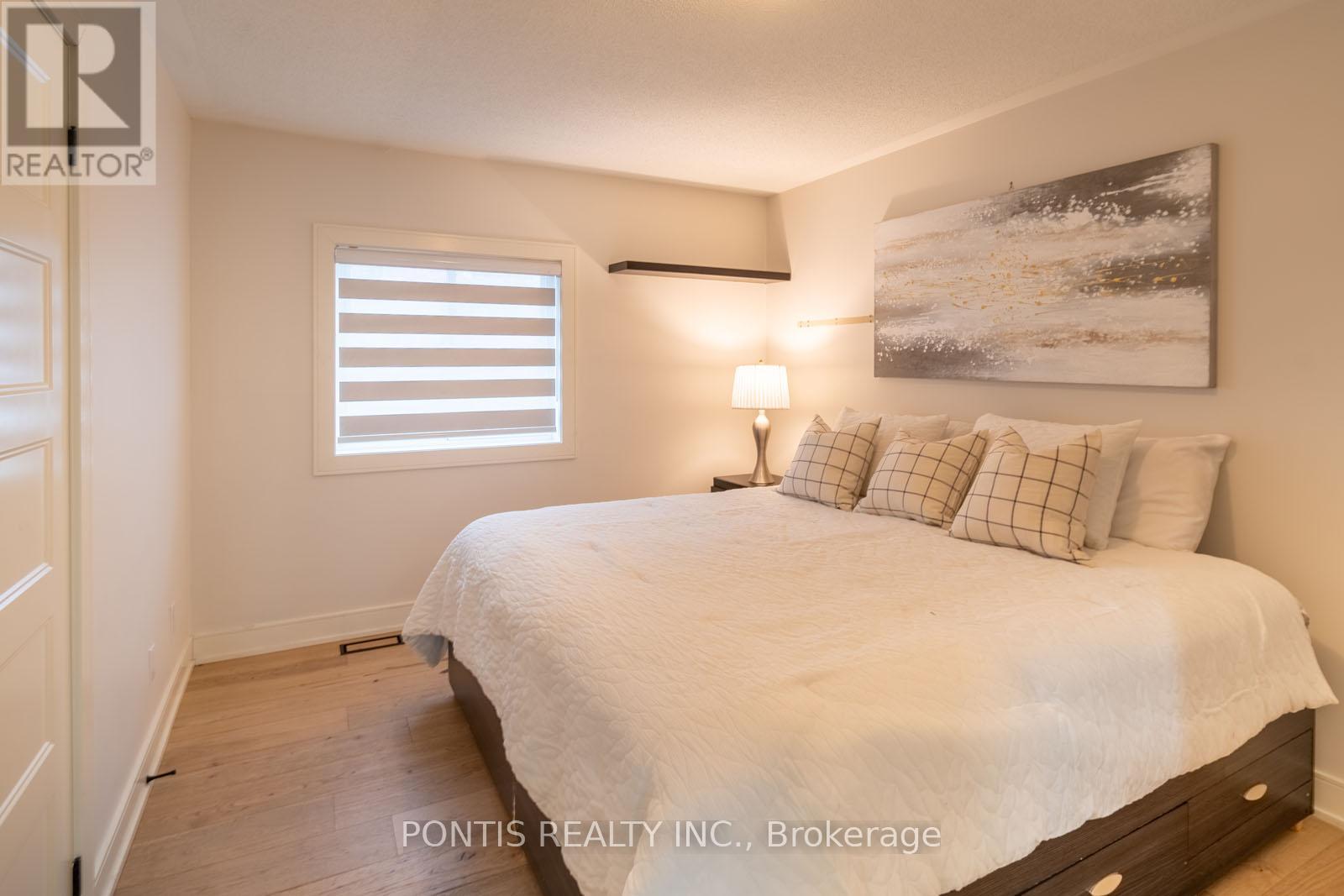 38 Kempenfelt Drive, Barrie (City Centre), Ontario  L4M 1B9 - Photo 20 - S12989698