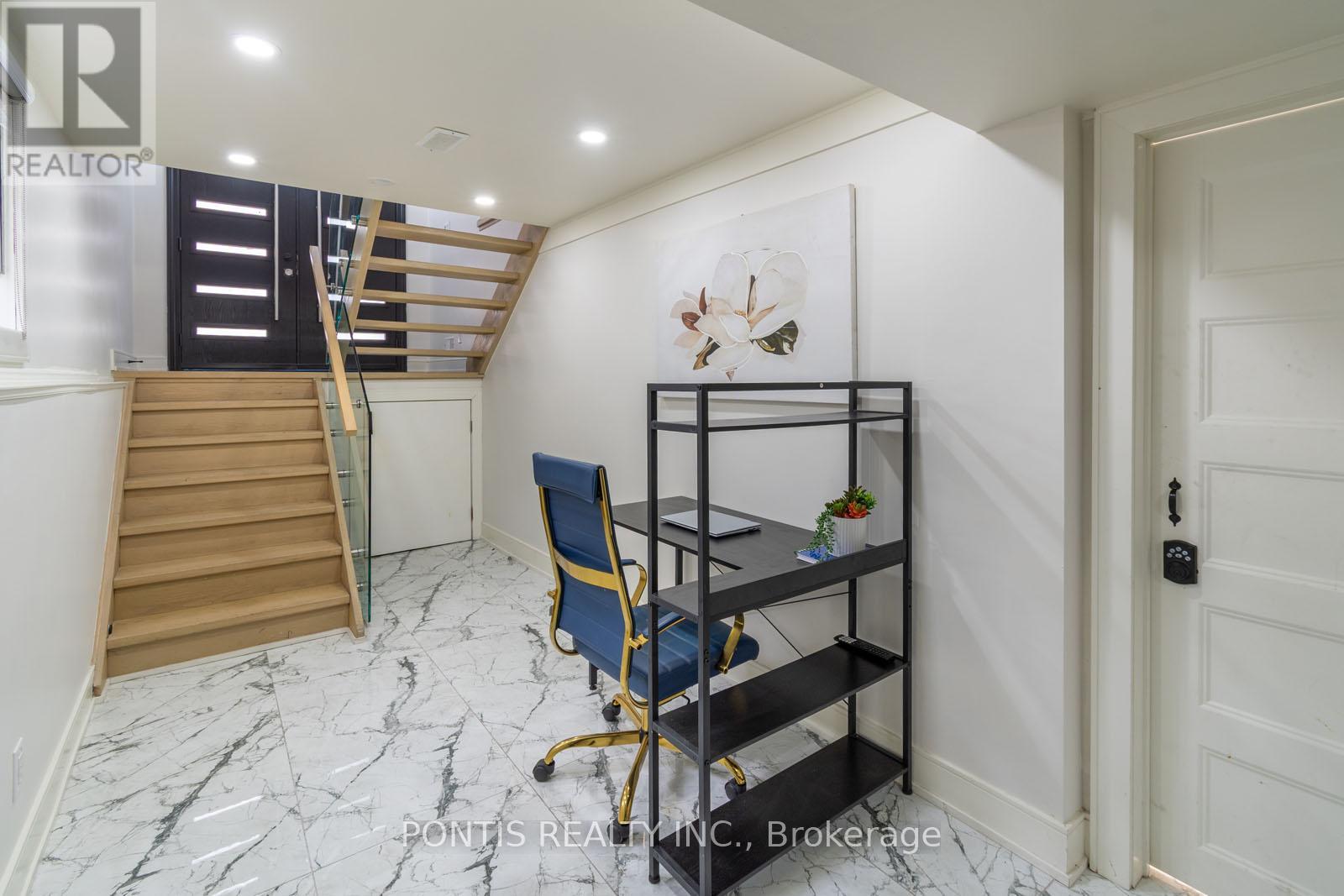 38 Kempenfelt Drive, Barrie (City Centre), Ontario  L4M 1B9 - Photo 30 - S12989698