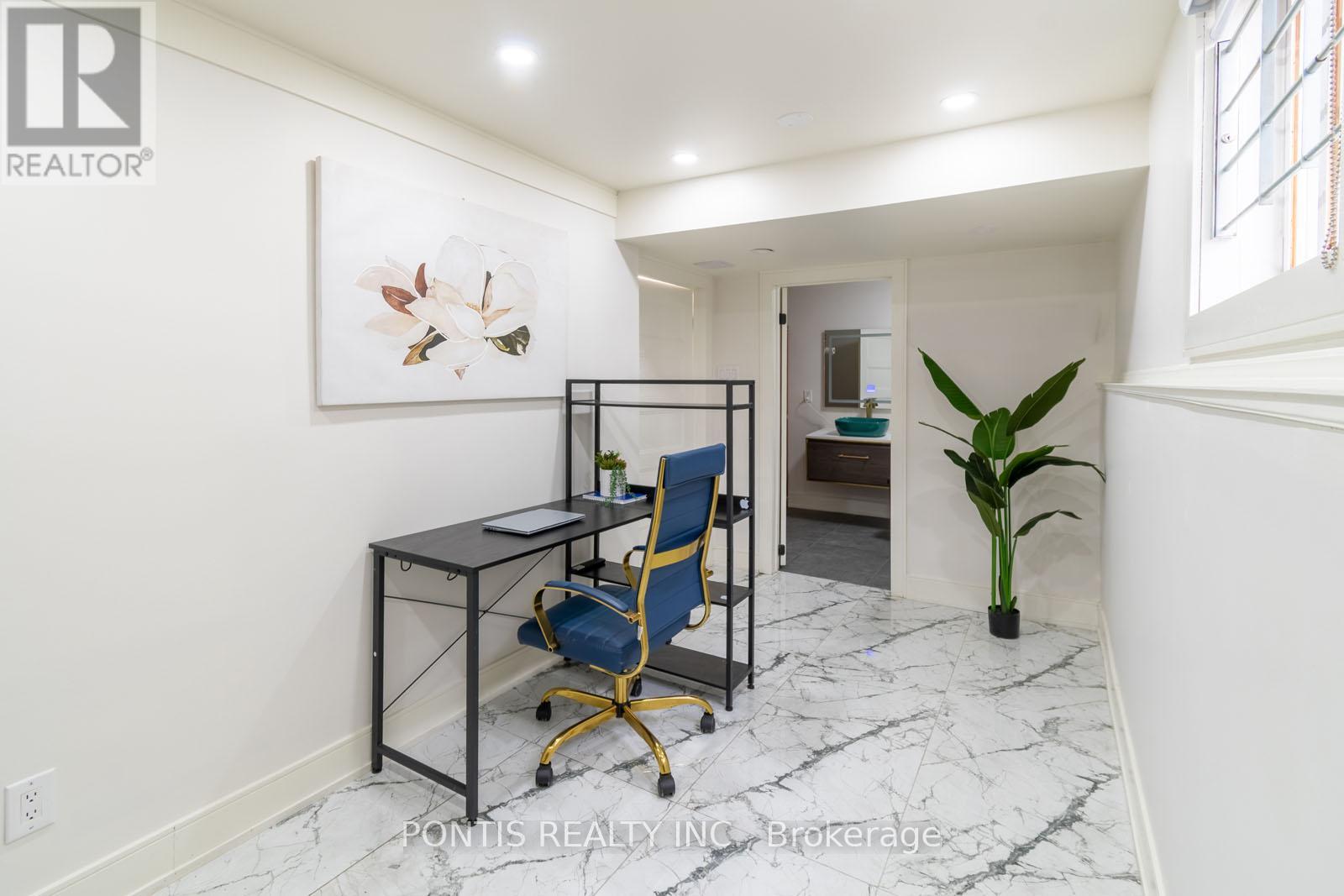 38 Kempenfelt Drive, Barrie (City Centre), Ontario  L4M 1B9 - Photo 31 - S12989698