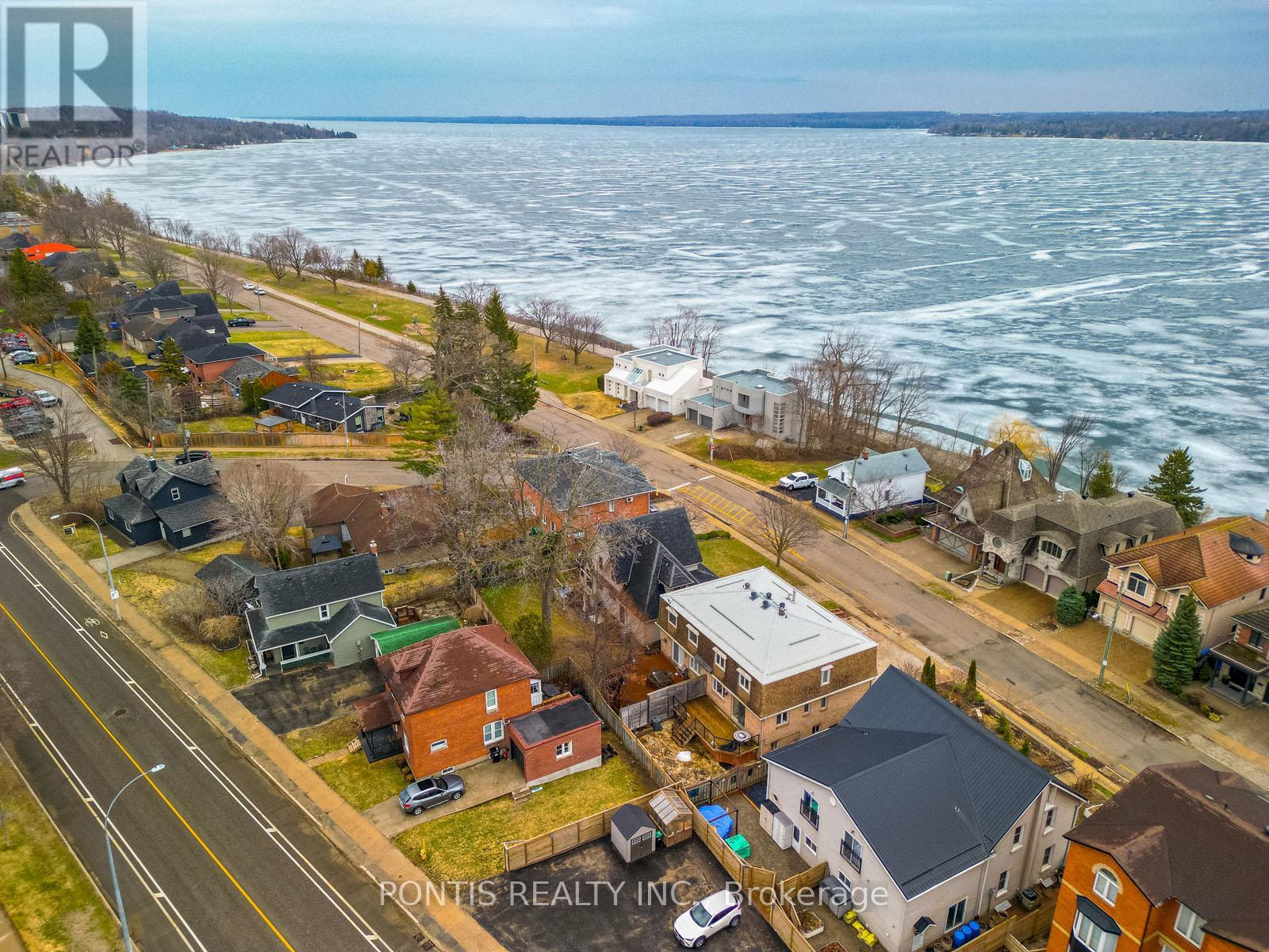 38 Kempenfelt Drive, Barrie (City Centre), Ontario  L4M 1B9 - Photo 34 - S12989698