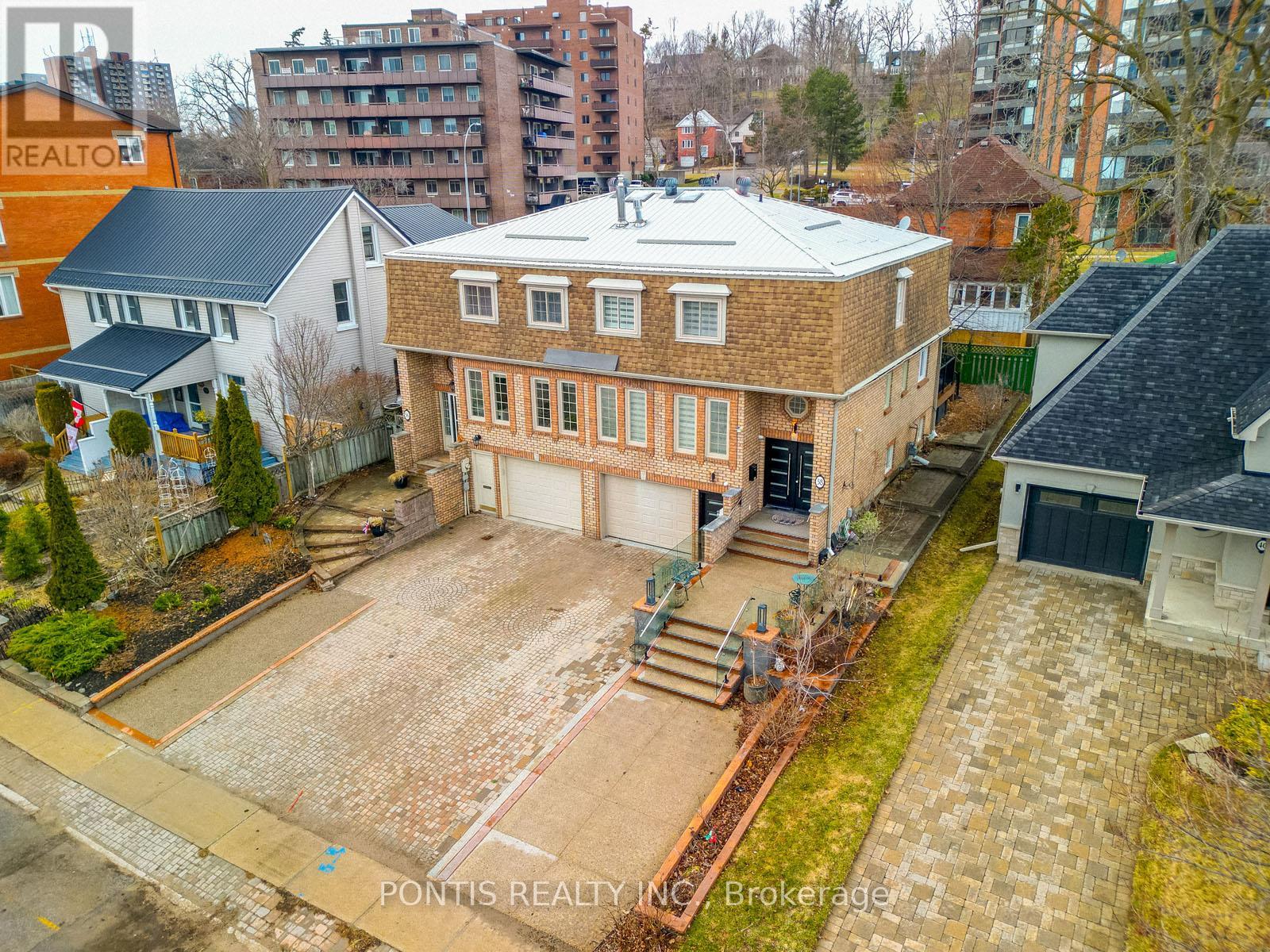 38 Kempenfelt Drive, Barrie (City Centre), Ontario  L4M 1B9 - Photo 4 - S12989698