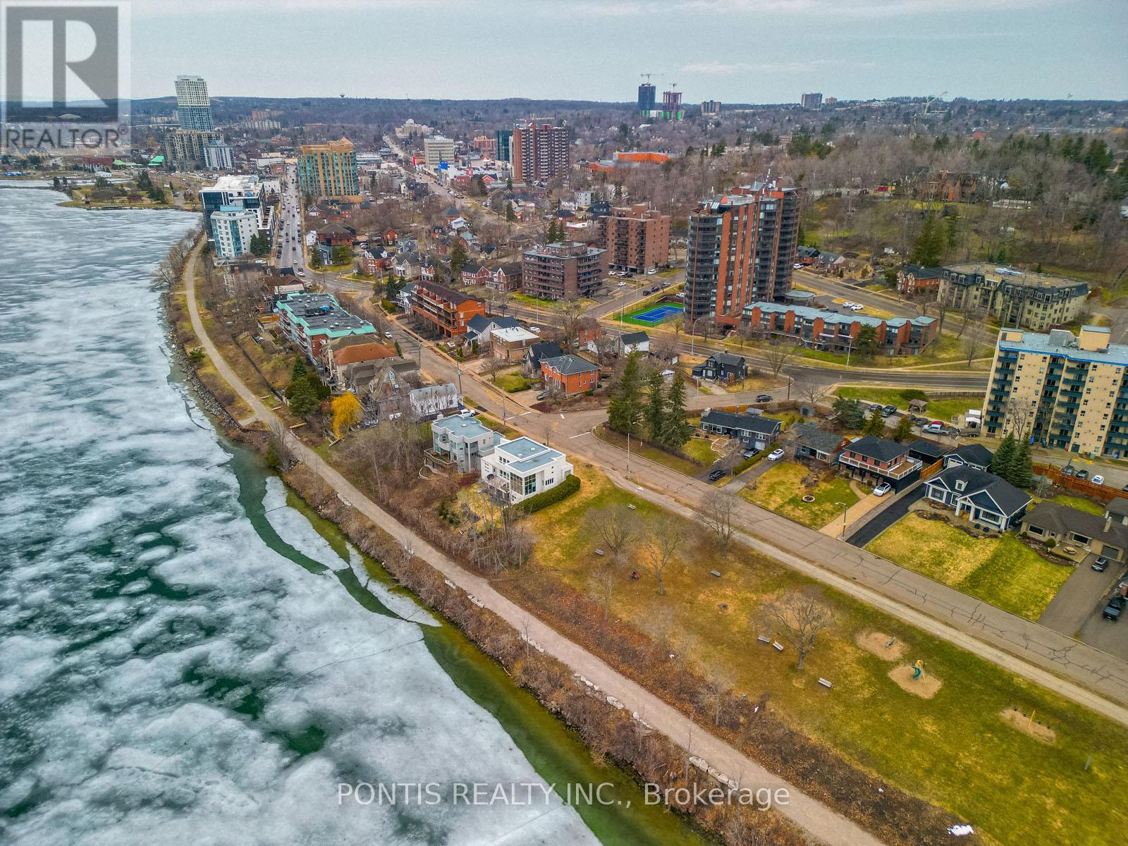 38 Kempenfelt Drive, Barrie (City Centre), Ontario  L4M 1B9 - Photo 40 - S12989698