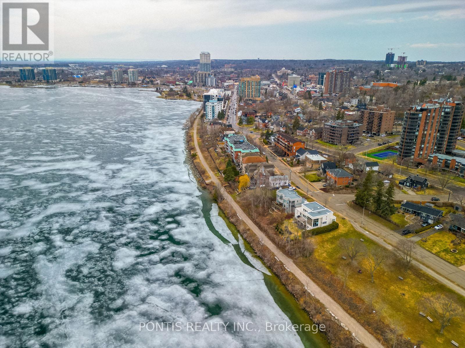 38 Kempenfelt Drive, Barrie (City Centre), Ontario  L4M 1B9 - Photo 41 - S12989698