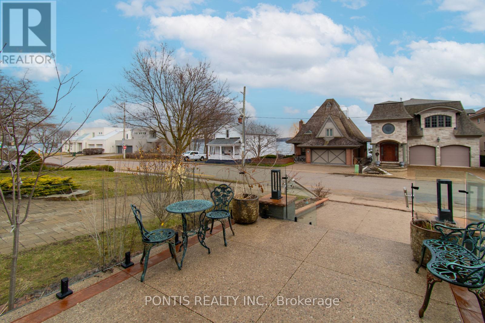 38 Kempenfelt Drive, Barrie (City Centre), Ontario  L4M 1B9 - Photo 6 - S12989698