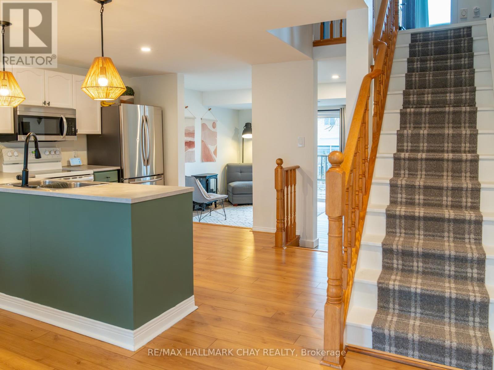 163 Columbia Road, Barrie (Holly), Ontario  L4N 8E3 - Photo 7 - S12989794