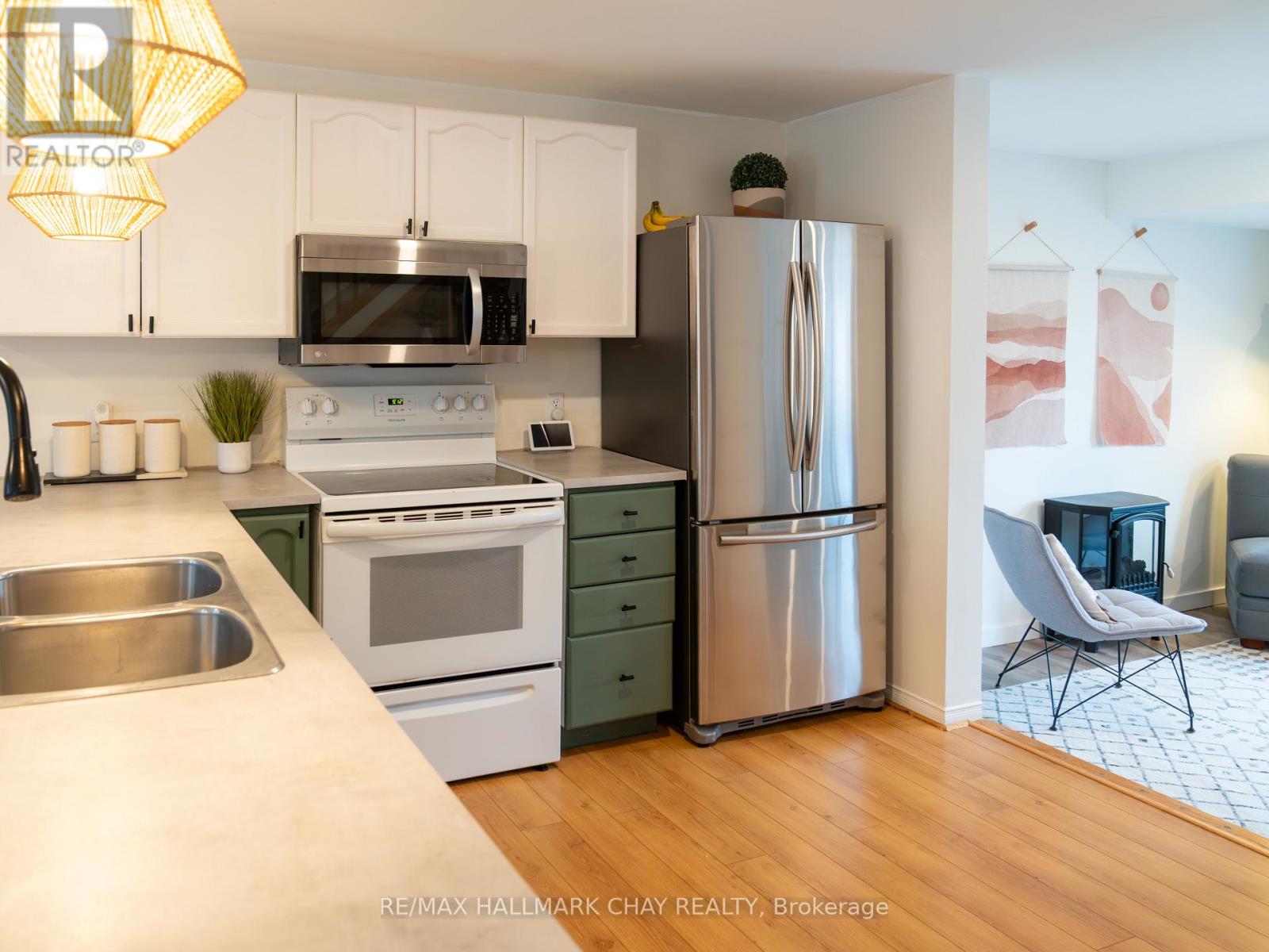 163 Columbia Road, Barrie (Holly), Ontario  L4N 8E3 - Photo 8 - S12989794