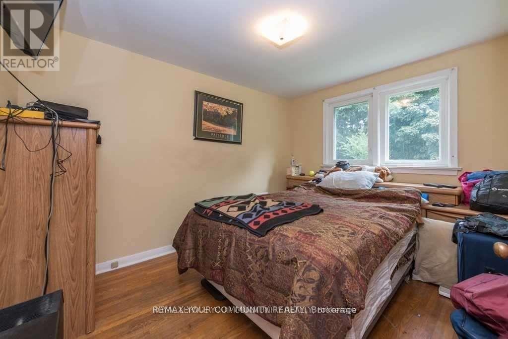 11 Oak Street, Barrie (Grove East), Ontario  L4M 3V1 - Photo 6 - S12989848