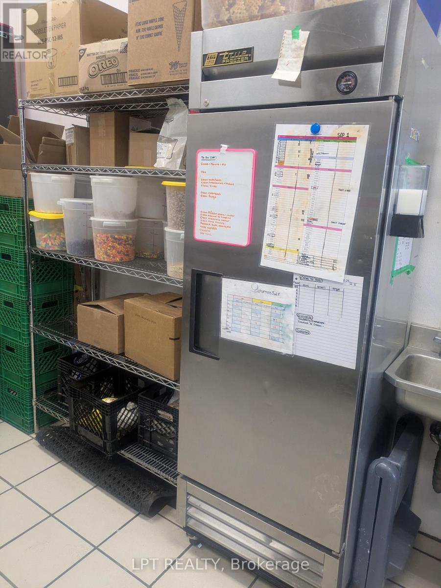 D1-A - 636 Yonge Street, Barrie, Ontario  L4N 4E6 - Photo 14 - S12989886