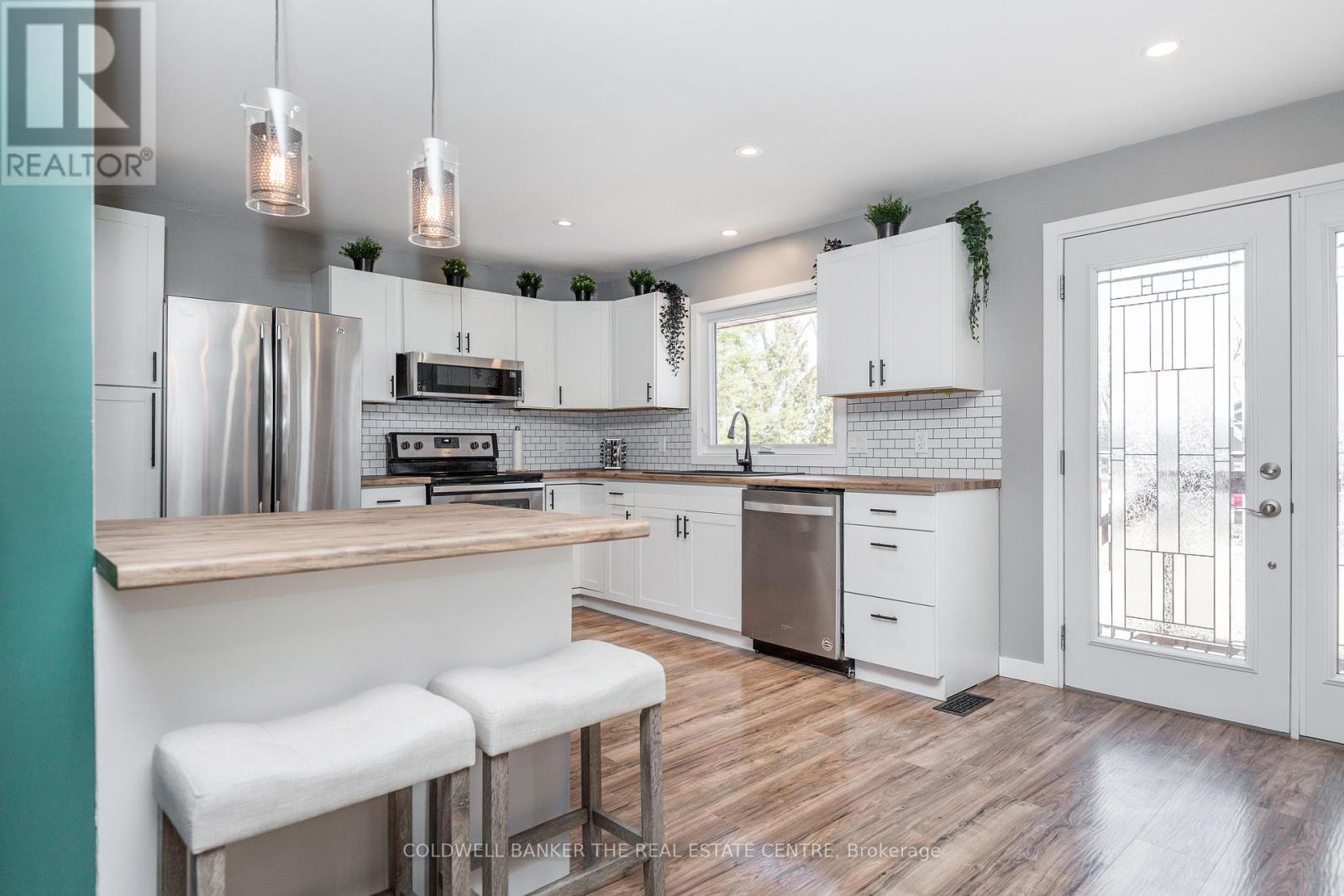 88 Maskinonge Road, Tay, Ontario  L0K 2A0 - Photo 4 - S12989890