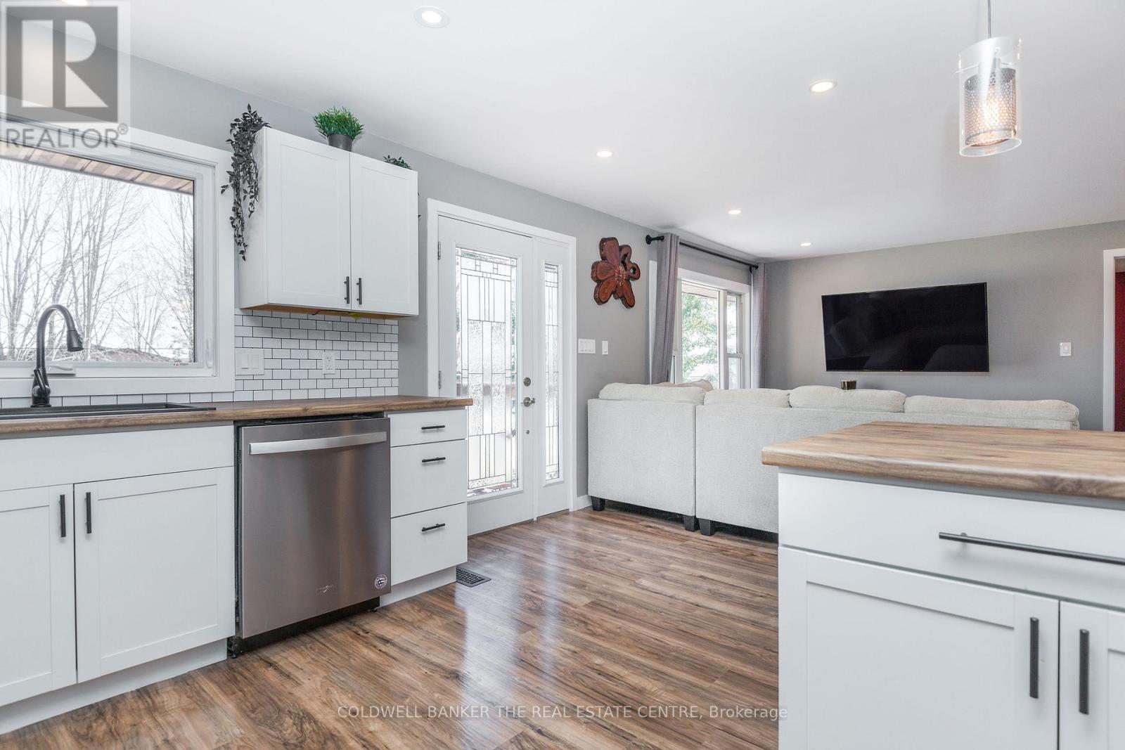 88 Maskinonge Road, Tay, Ontario  L0K 2A0 - Photo 8 - S12989890