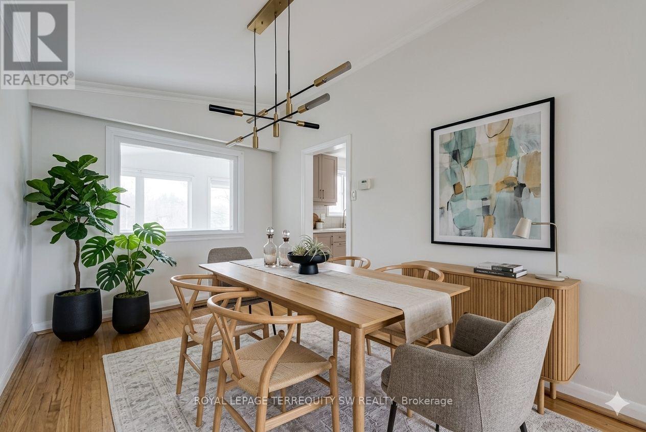 35 Euphrasia Drive, Toronto, Ontario  M6B 3V8 - Photo 4 - W12986952