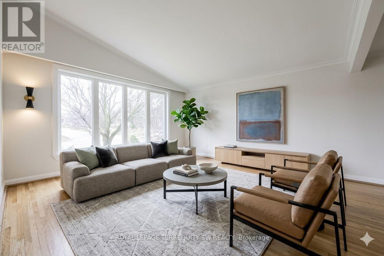 35 Euphrasia Drive, Toronto, Ontario  M6B 3V8 - Photo 3 - W12986952