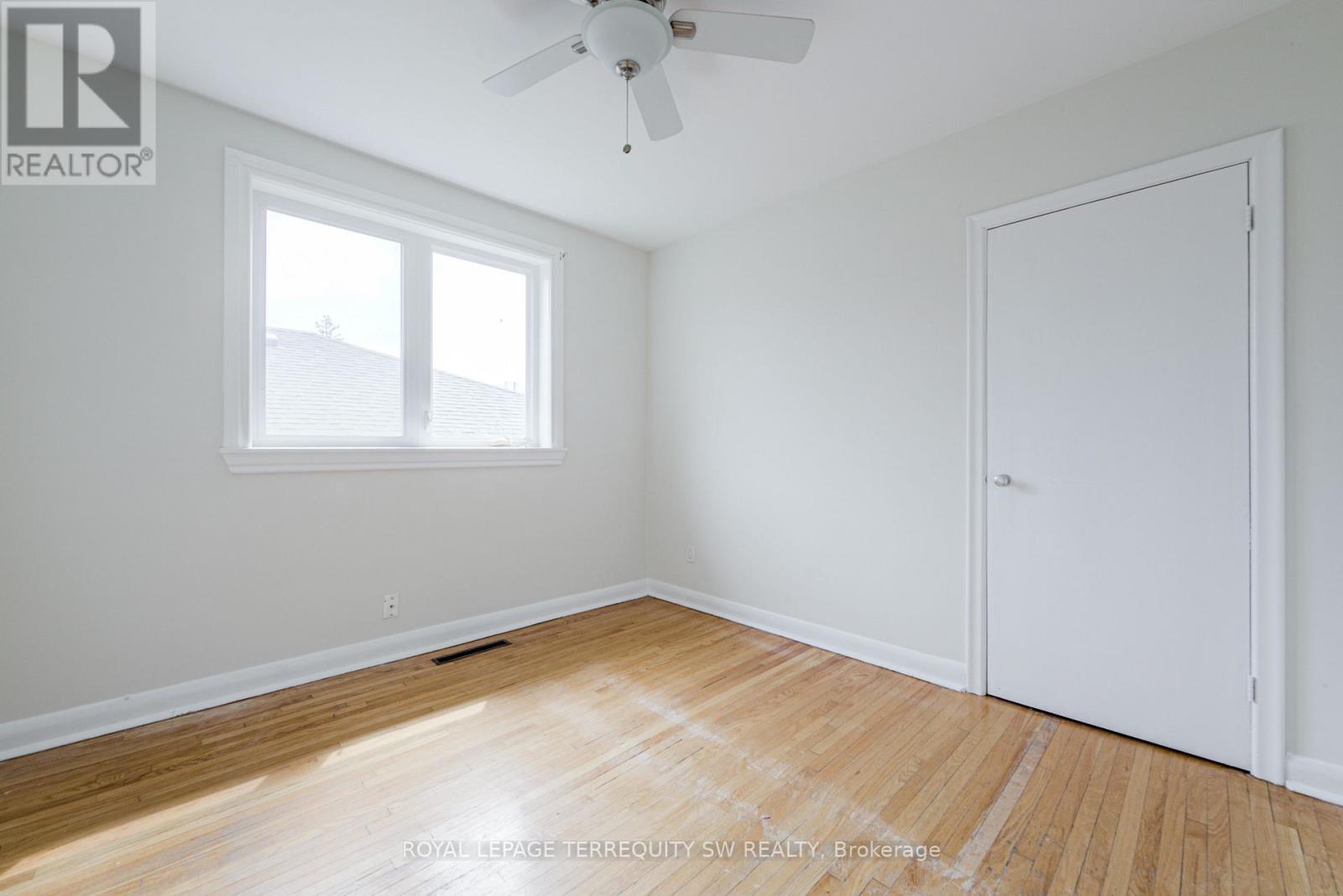 35 Euphrasia Drive, Toronto, Ontario  M6B 3V8 - Photo 27 - W12986952