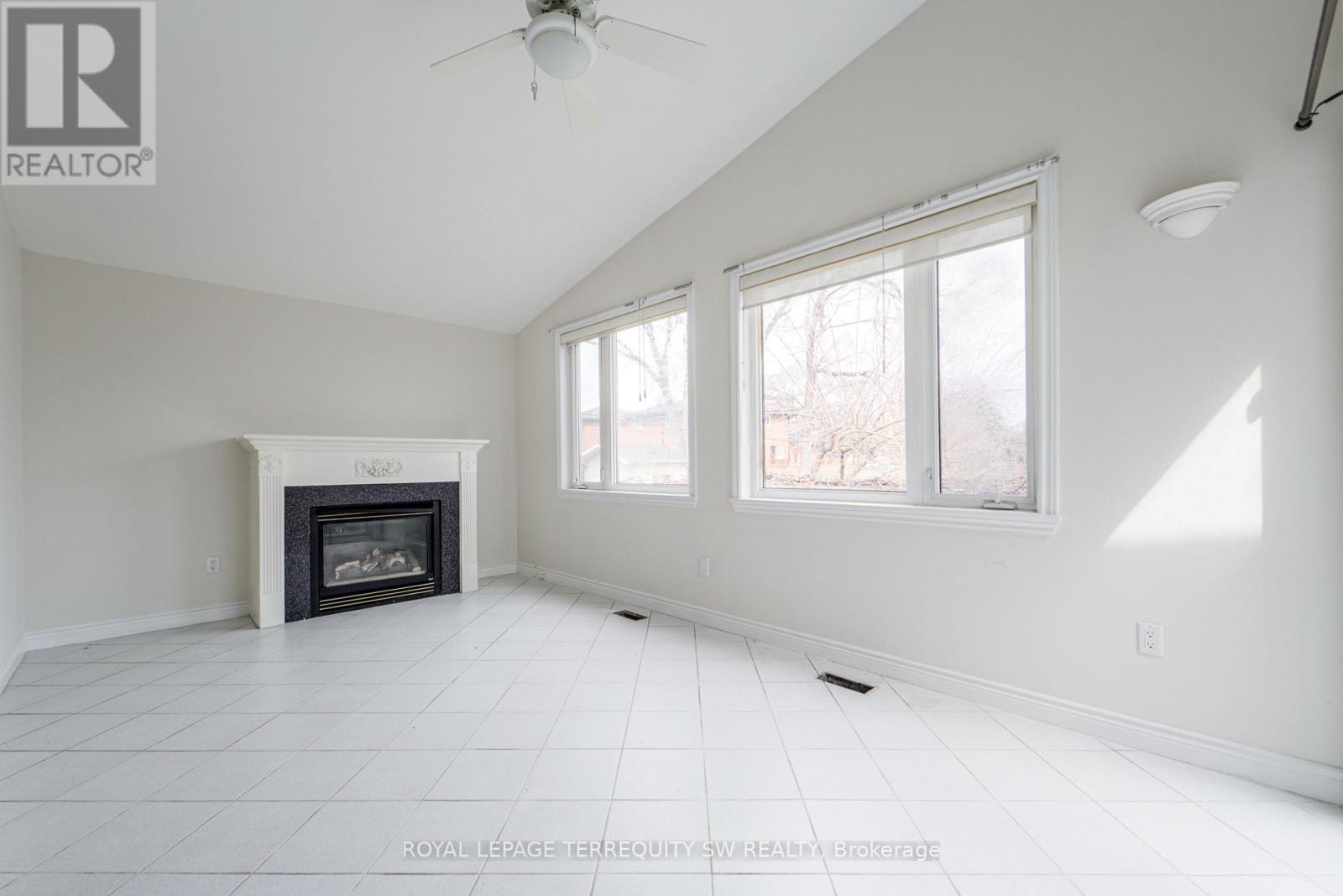 35 Euphrasia Drive, Toronto, Ontario  M6B 3V8 - Photo 21 - W12986952