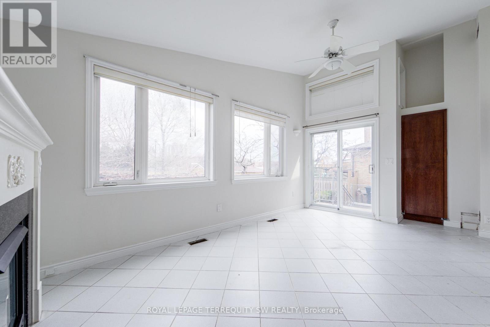 35 Euphrasia Drive, Toronto, Ontario  M6B 3V8 - Photo 22 - W12986952
