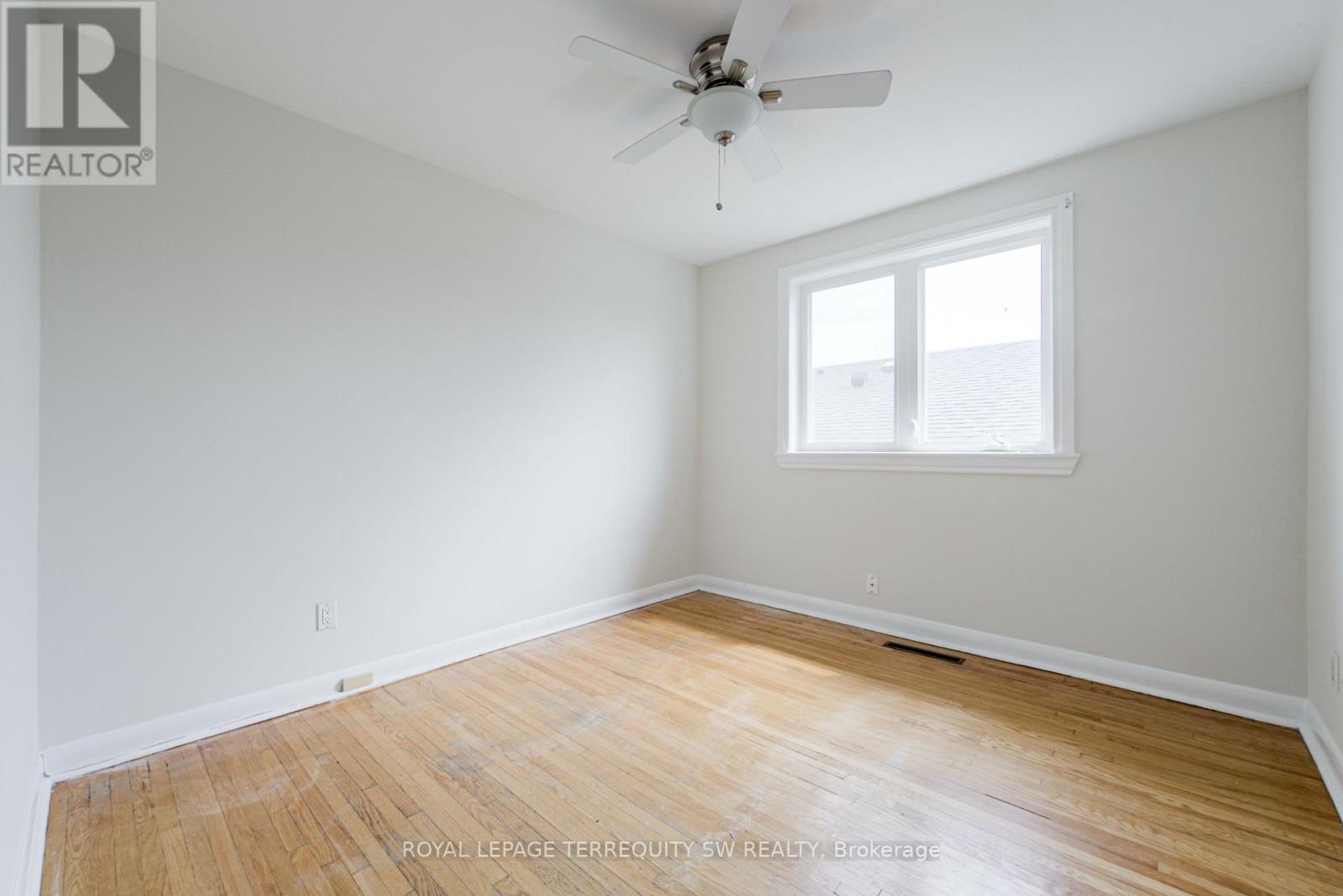 35 Euphrasia Drive, Toronto, Ontario  M6B 3V8 - Photo 26 - W12986952