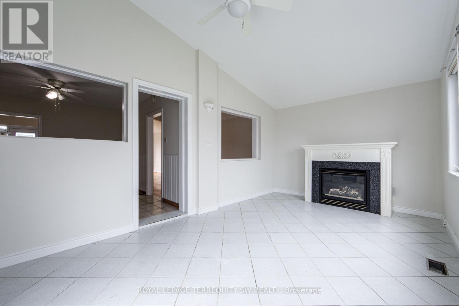 35 Euphrasia Drive, Toronto, Ontario  M6B 3V8 - Photo 23 - W12986952