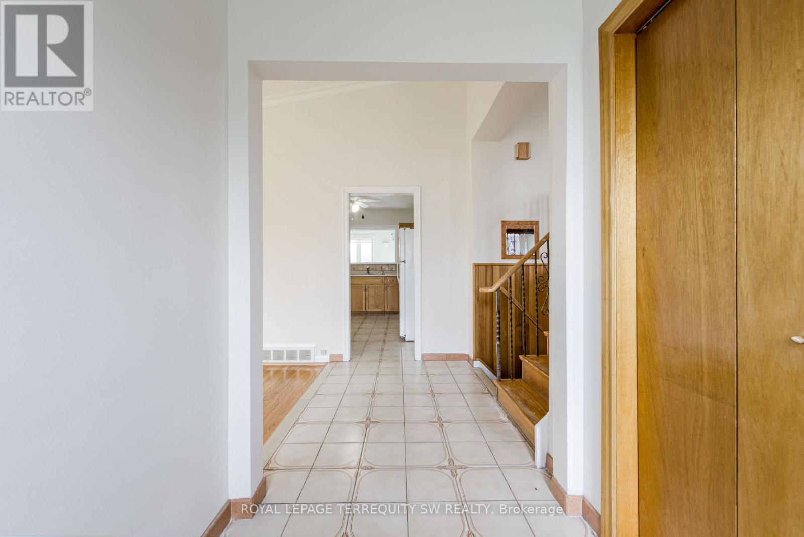 35 Euphrasia Drive, Toronto, Ontario  M6B 3V8 - Photo 17 - W12986952