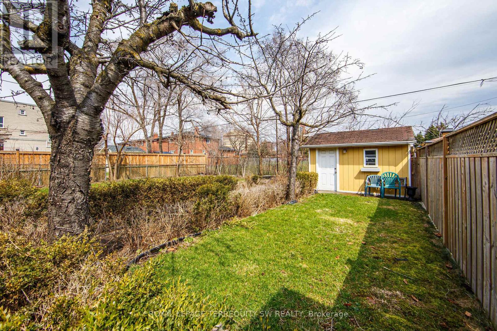35 Euphrasia Drive, Toronto, Ontario  M6B 3V8 - Photo 42 - W12986952