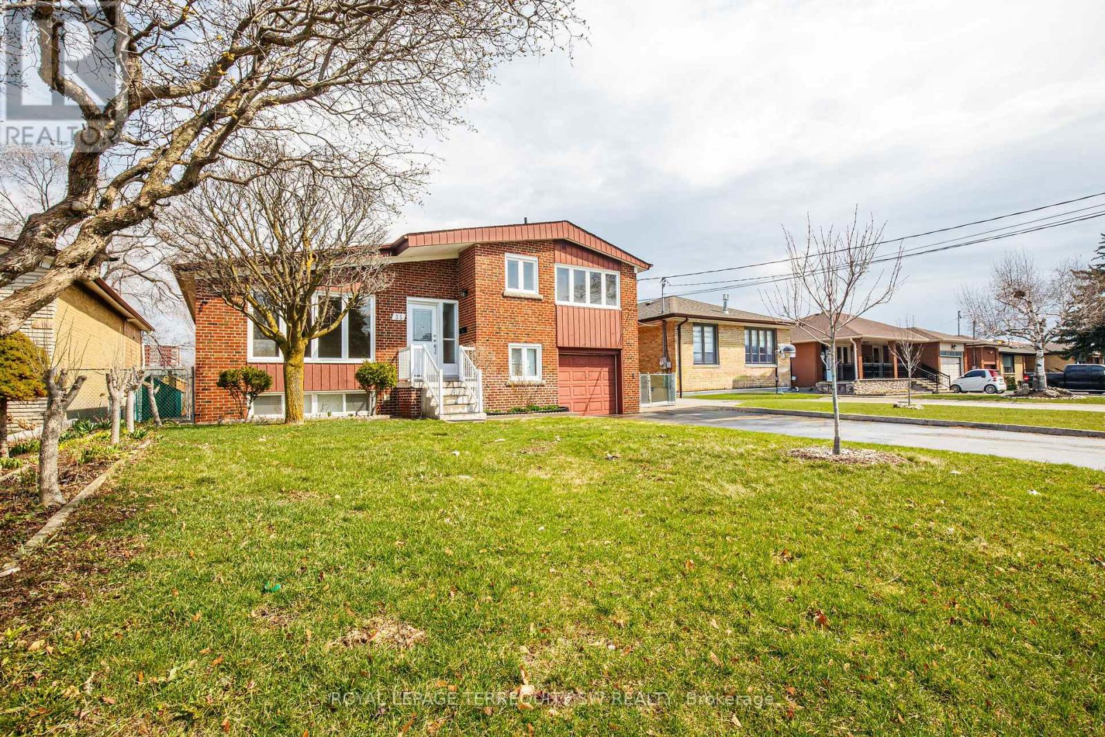 35 Euphrasia Drive, Toronto, Ontario  M6B 3V8 - Photo 46 - W12986952