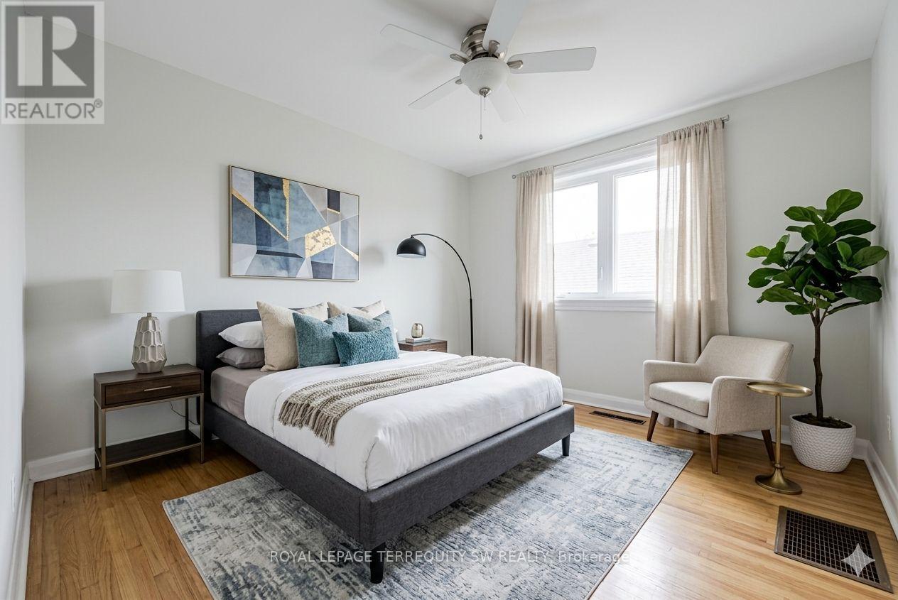 35 Euphrasia Drive, Toronto, Ontario  M6B 3V8 - Photo 5 - W12986952