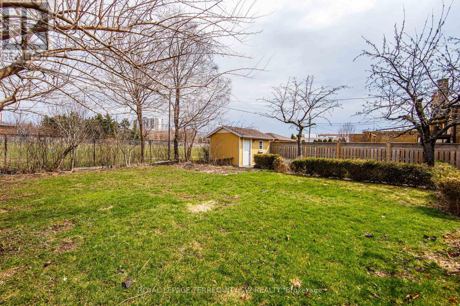 35 Euphrasia Drive, Toronto, Ontario  M6B 3V8 - Photo 43 - W12986952