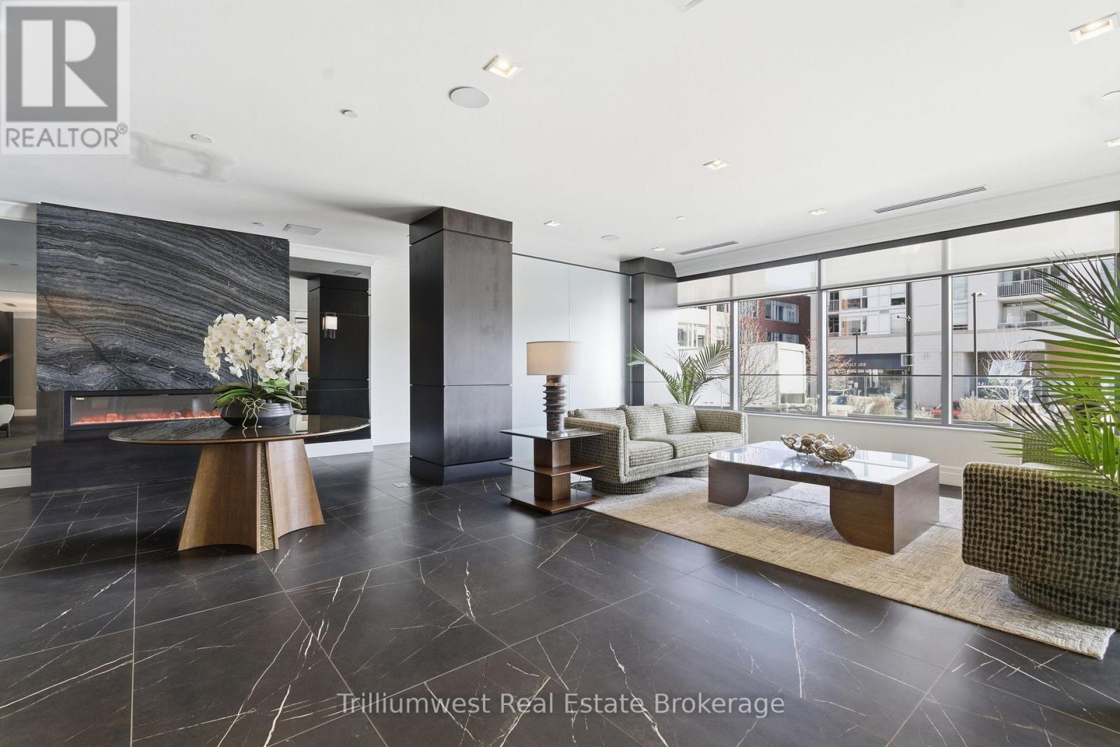 702 - 155 Caroline Street S, Waterloo, Ontario  N2L 0J8 - Photo 4 - X12989526