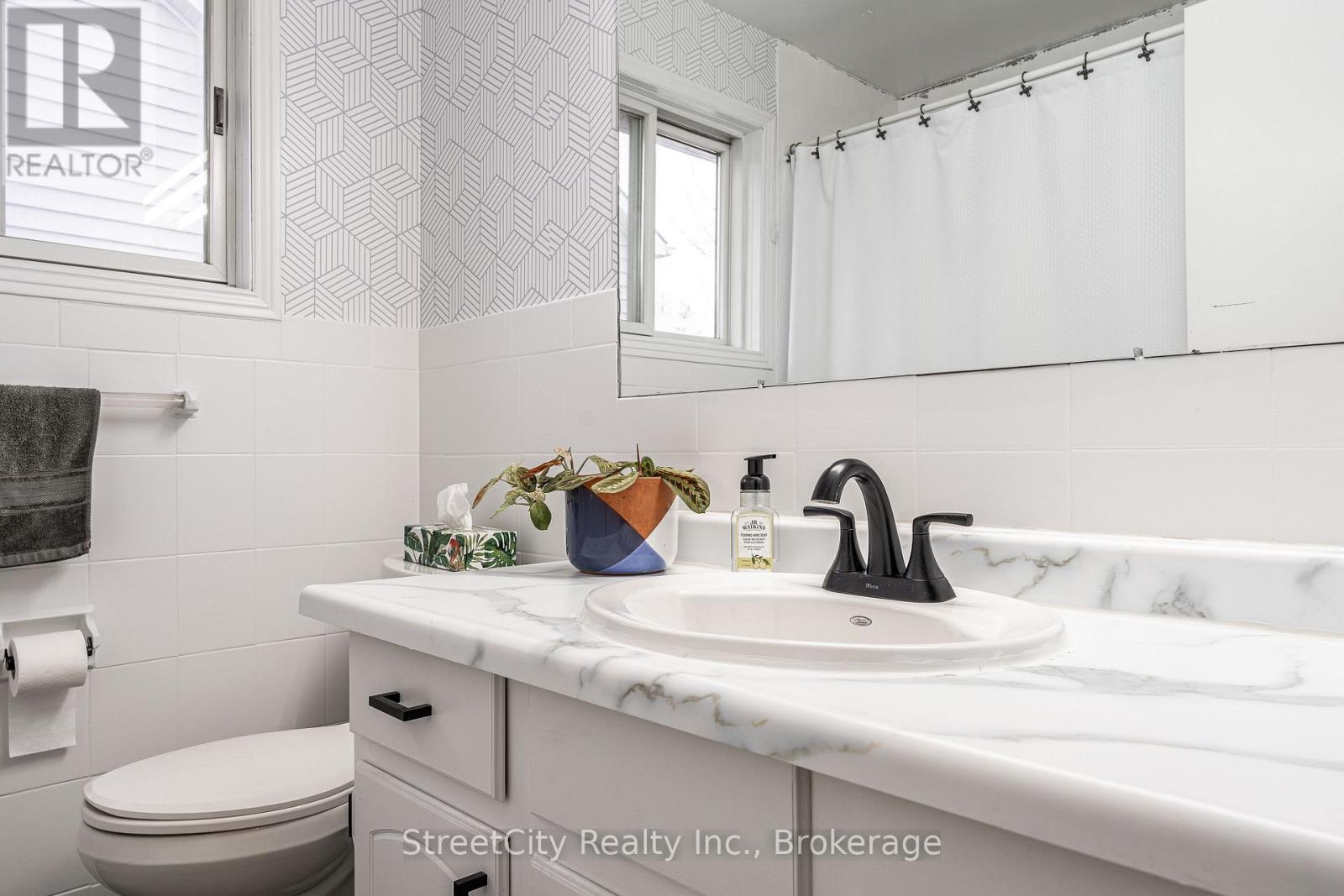 34 White Street, Stratford, Ontario  N5A 7M5 - Photo 25 - X12989718