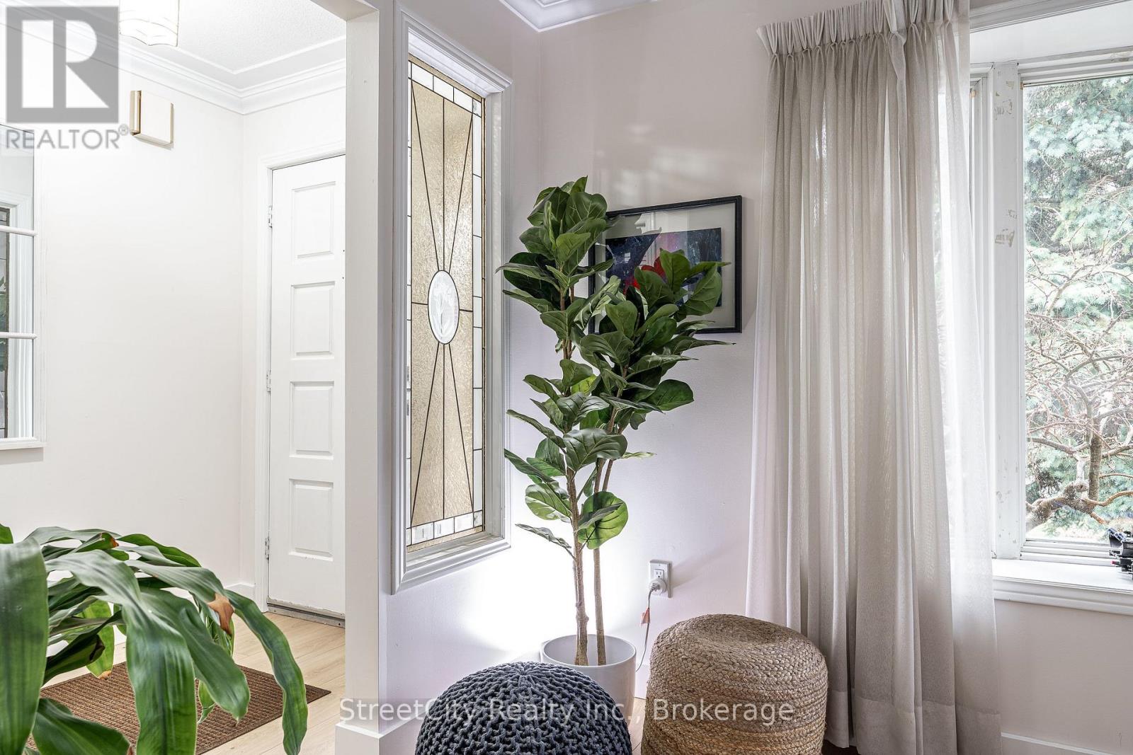 34 White Street, Stratford, Ontario  N5A 7M5 - Photo 3 - X12989718