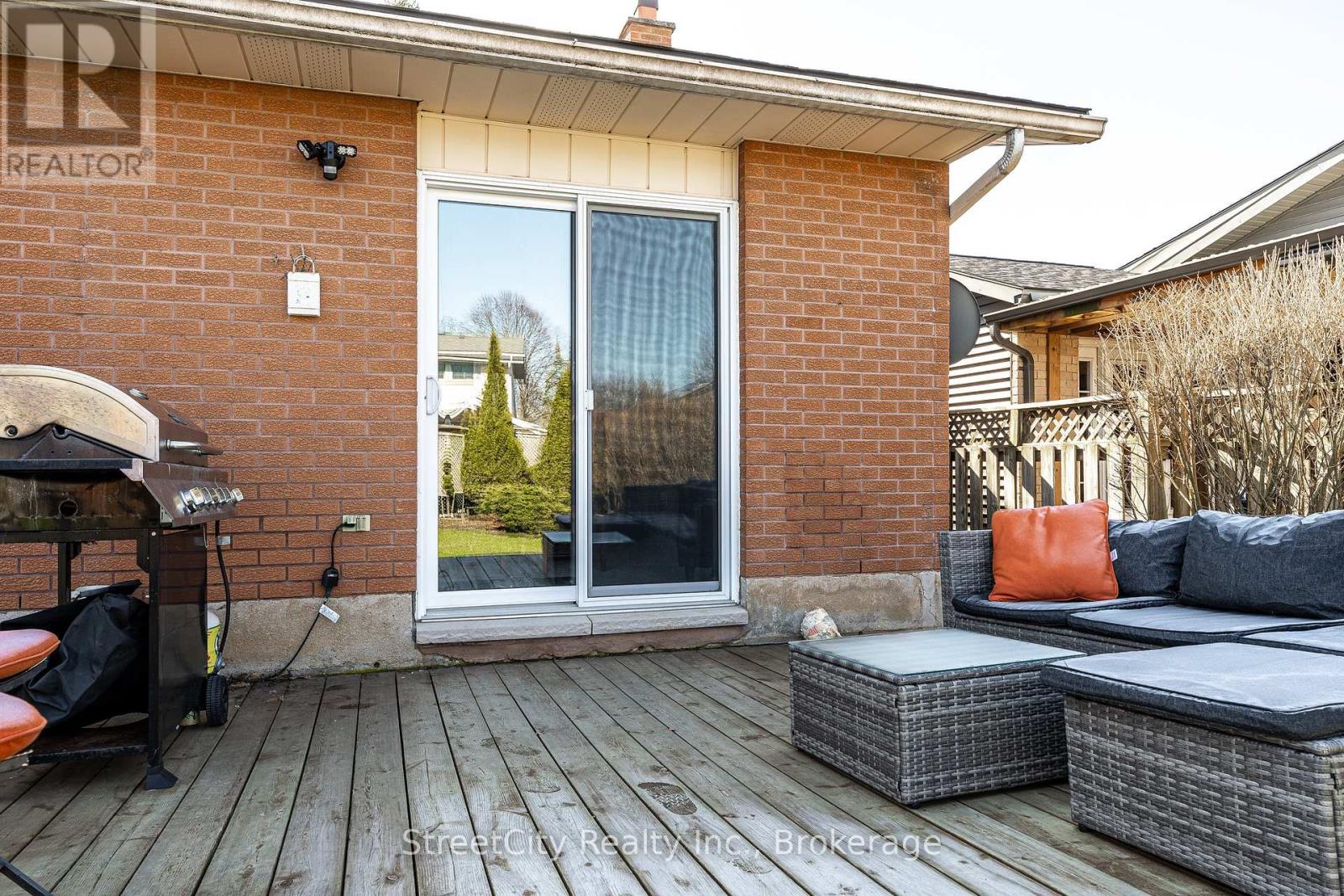 34 White Street, Stratford, Ontario  N5A 7M5 - Photo 30 - X12989718