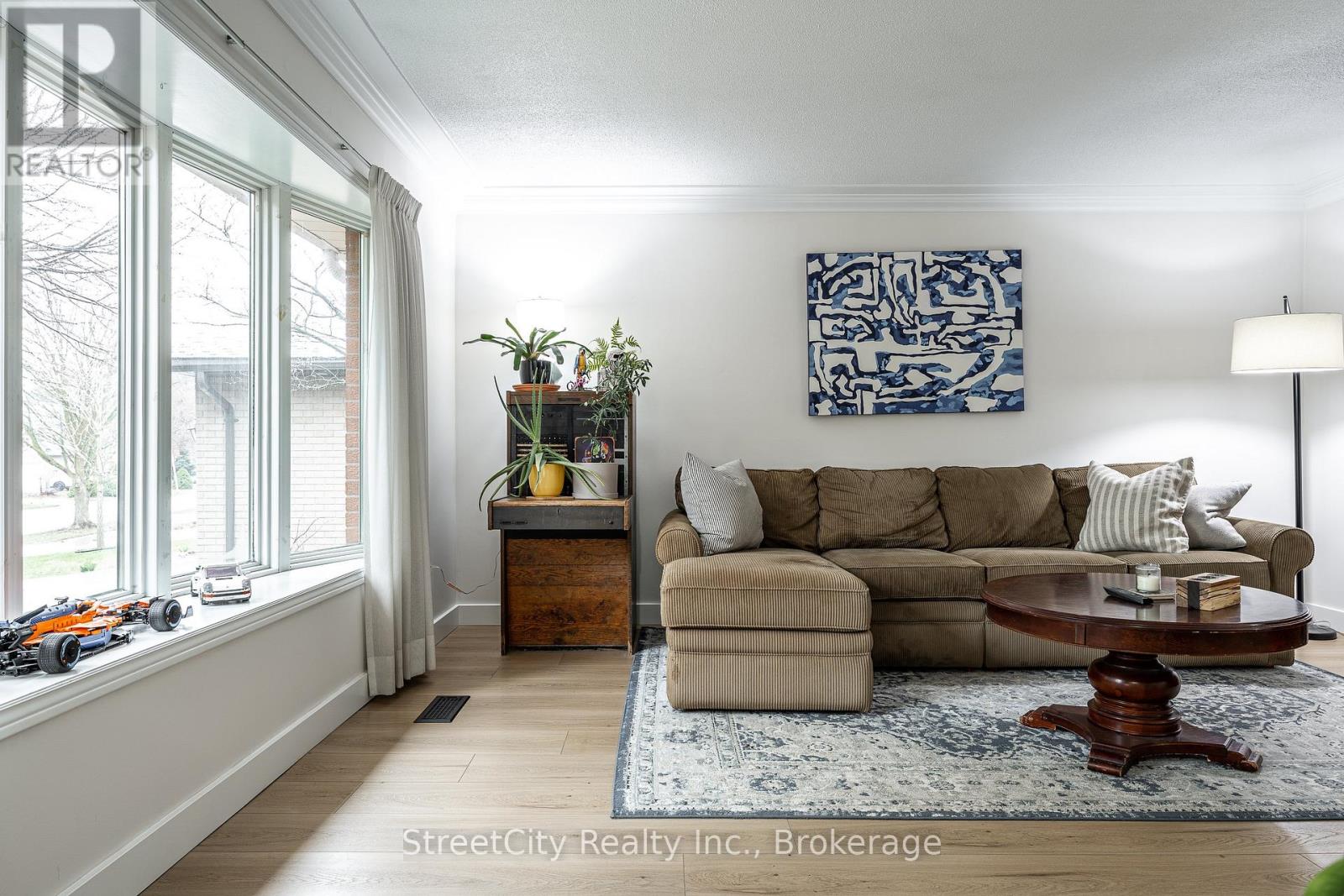 34 White Street, Stratford, Ontario  N5A 7M5 - Photo 4 - X12989718