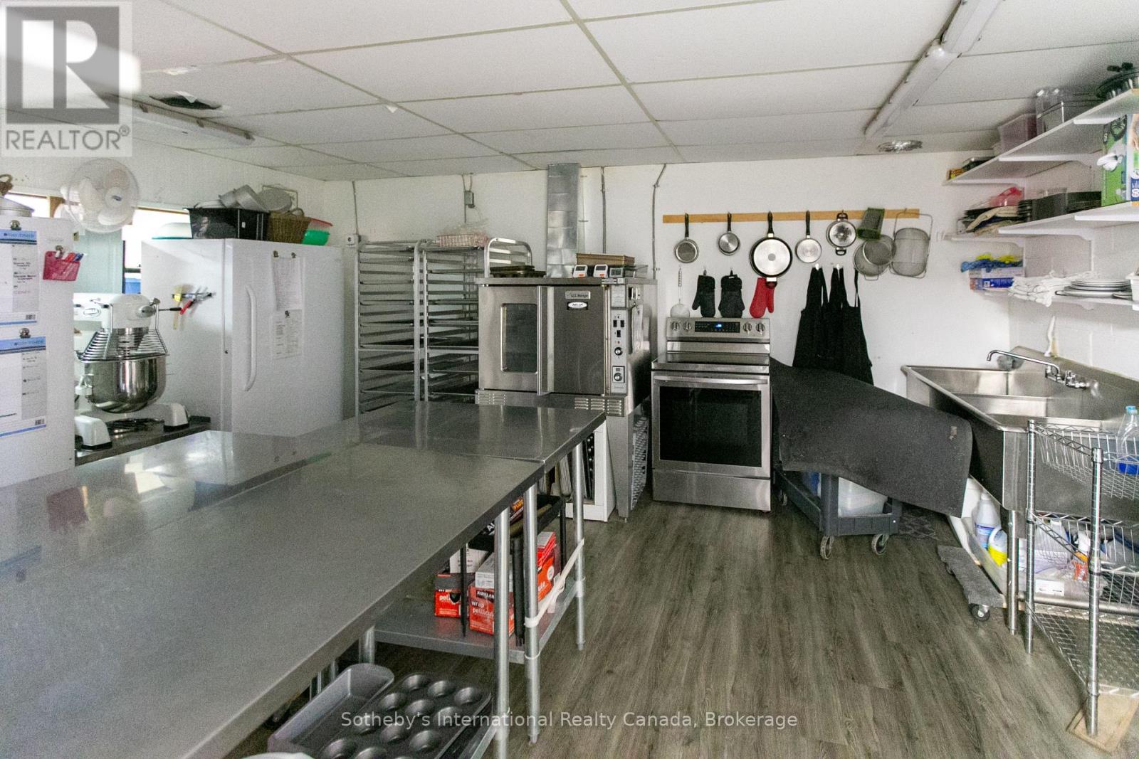 261 9th Street E, Owen Sound, Ontario  N4K 1N8 - Photo 14 - X12989884