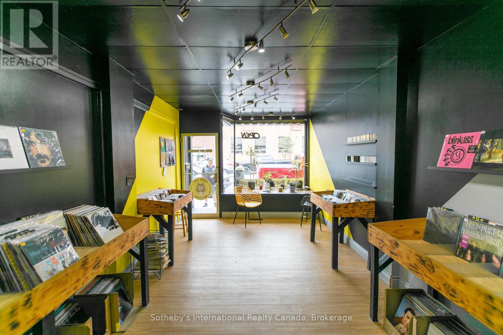 261 9th Street E, Owen Sound, Ontario  N4K 1N8 - Photo 4 - X12989884