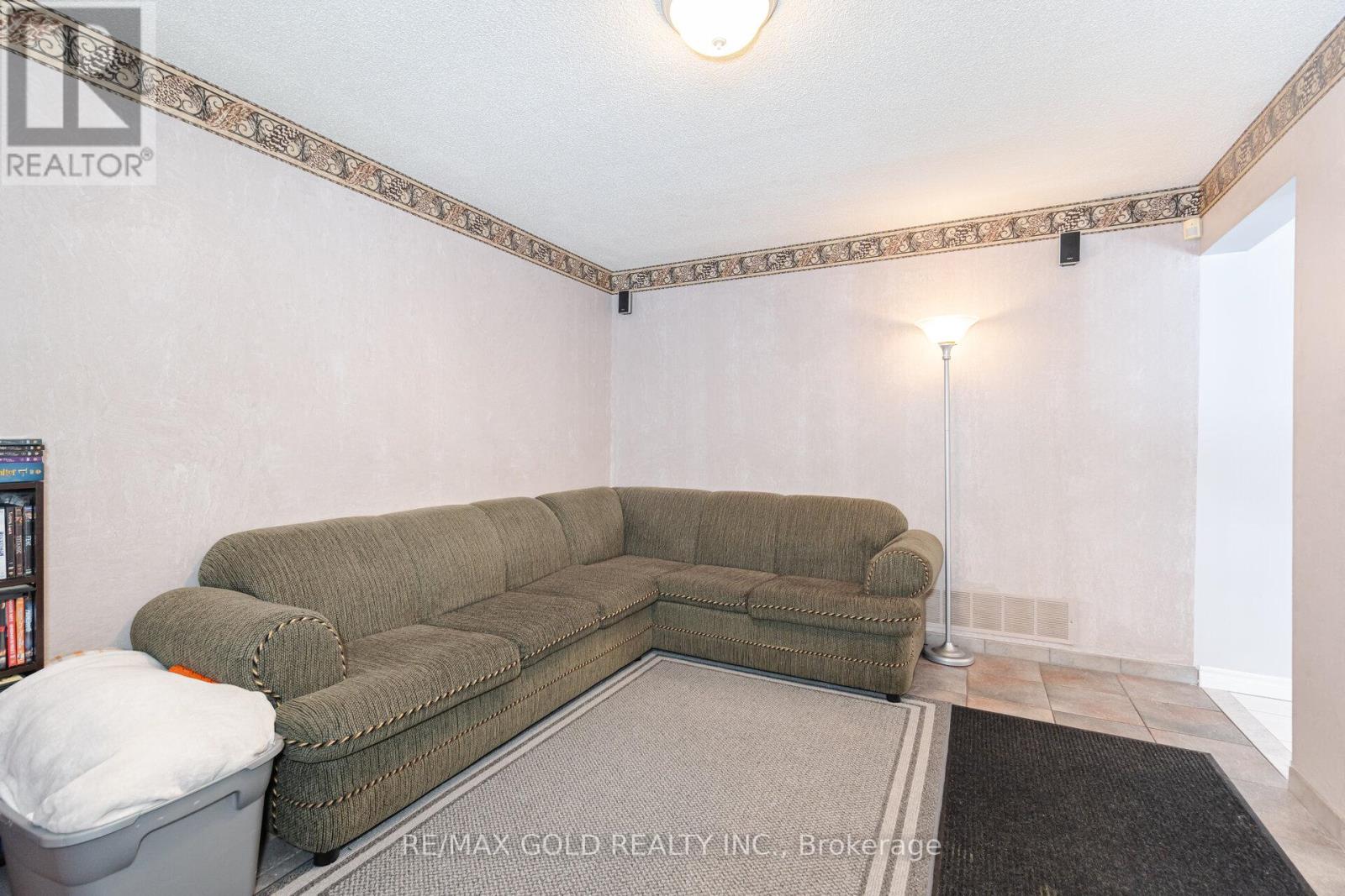 29 Brydon Crescent, Brampton, Ontario  L6X 3K2 - Photo 19 - W12989510