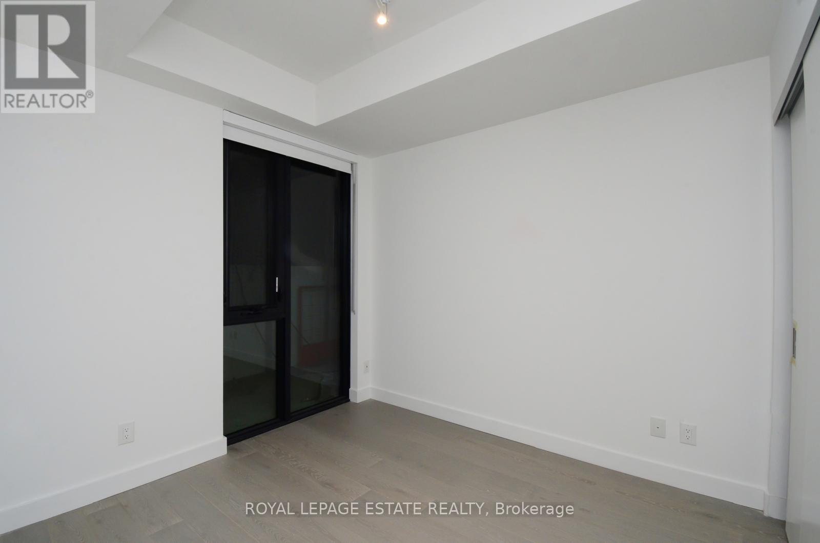 406 - 160 Kingsway Crescent, Toronto, Ontario  M8X 2S4 - Photo 2 - W12989512