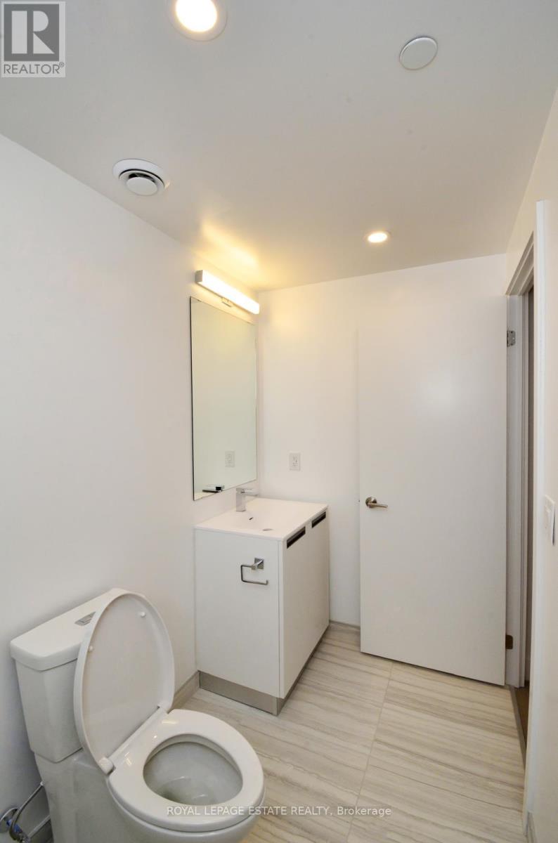 406 - 160 Kingsway Crescent, Toronto, Ontario  M8X 2S4 - Photo 7 - W12989512