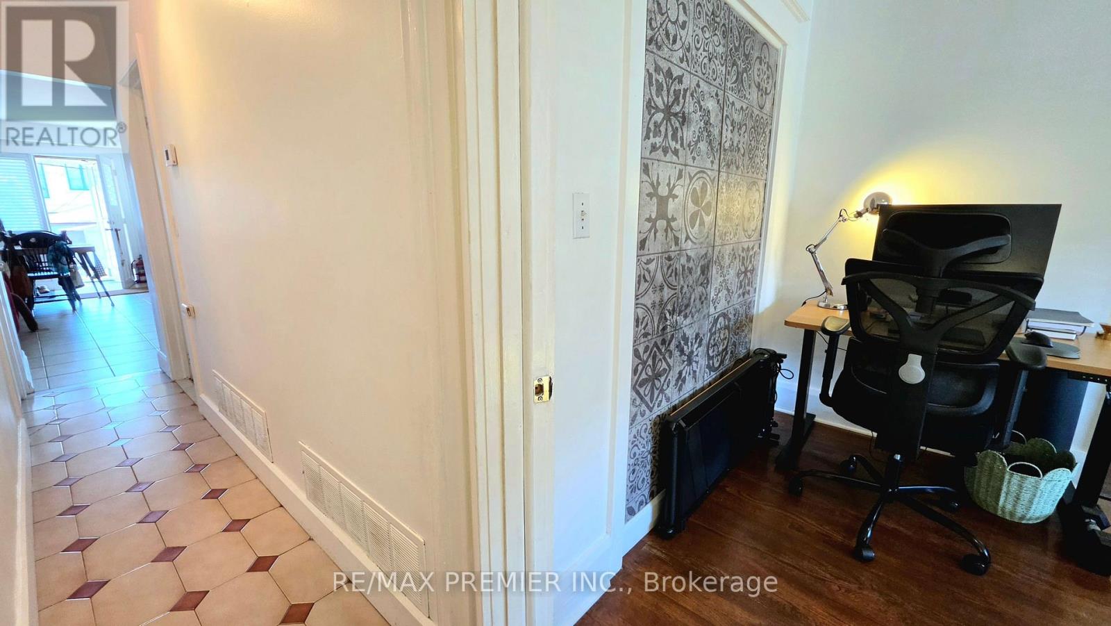 75 Auburn Avenue, Toronto, Ontario  M6H 2L8 - Photo 17 - W12989516