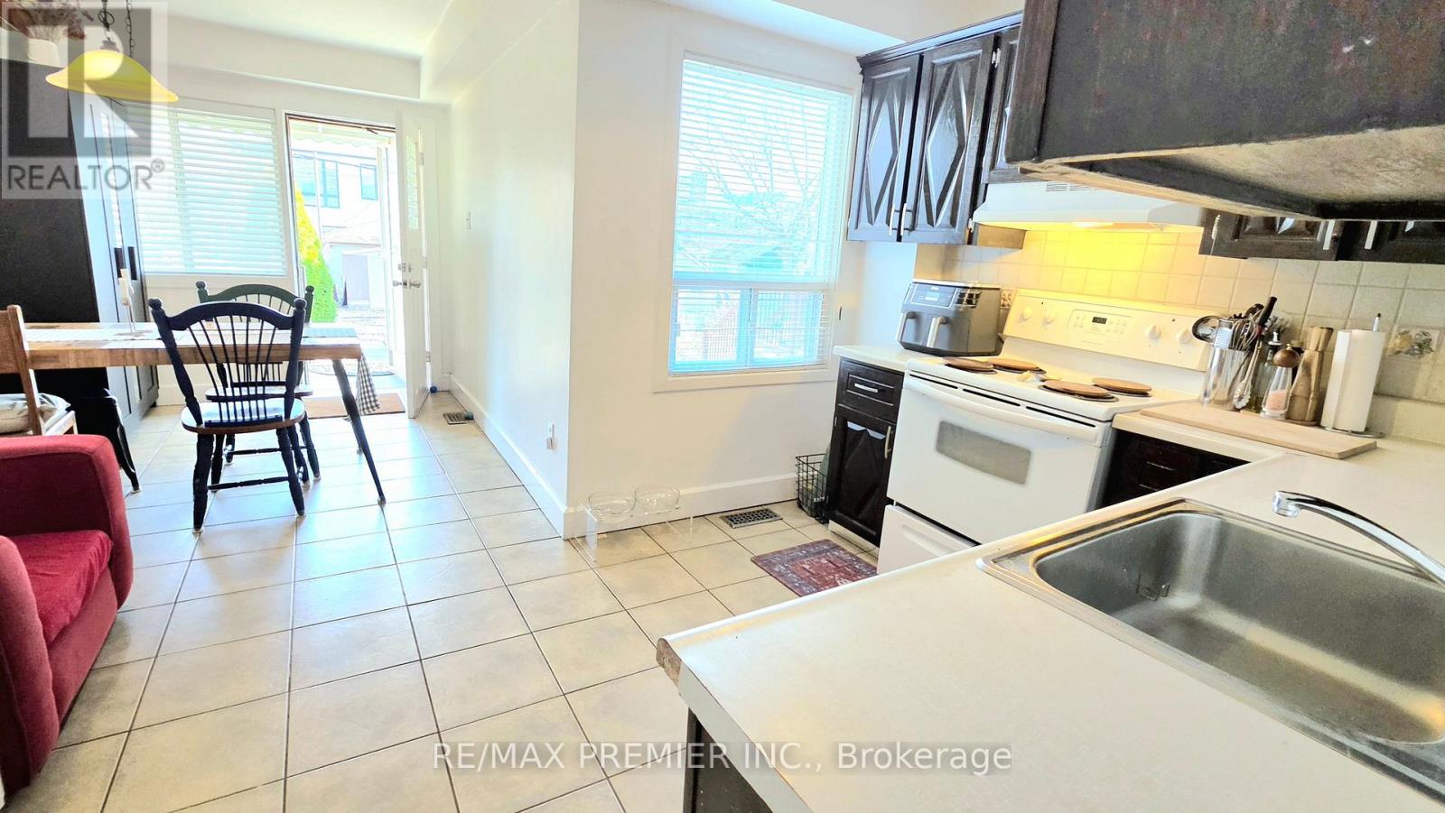 75 Auburn Avenue, Toronto, Ontario  M6H 2L8 - Photo 24 - W12989516