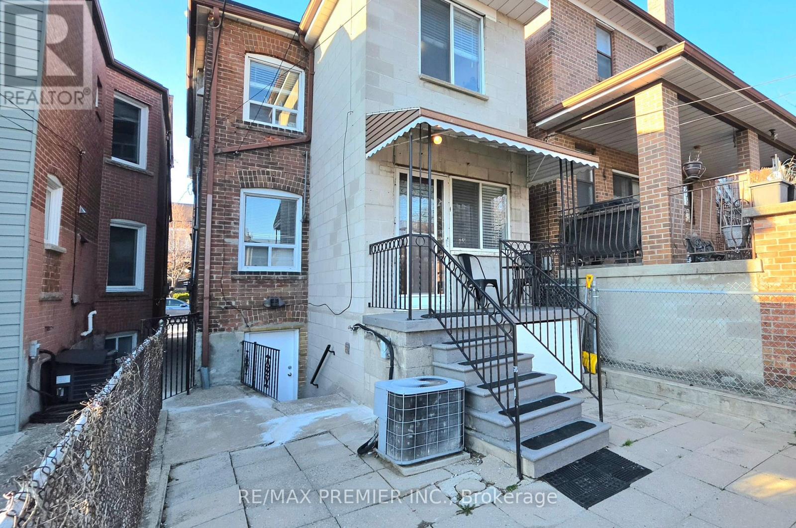 75 Auburn Avenue, Toronto, Ontario  M6H 2L8 - Photo 3 - W12989516