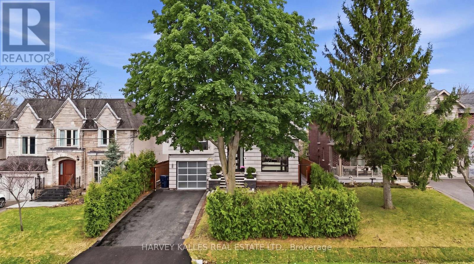 46 Ravenscrest Drive, Toronto, Ontario  M9B 5M7 - Photo 2 - W12989518