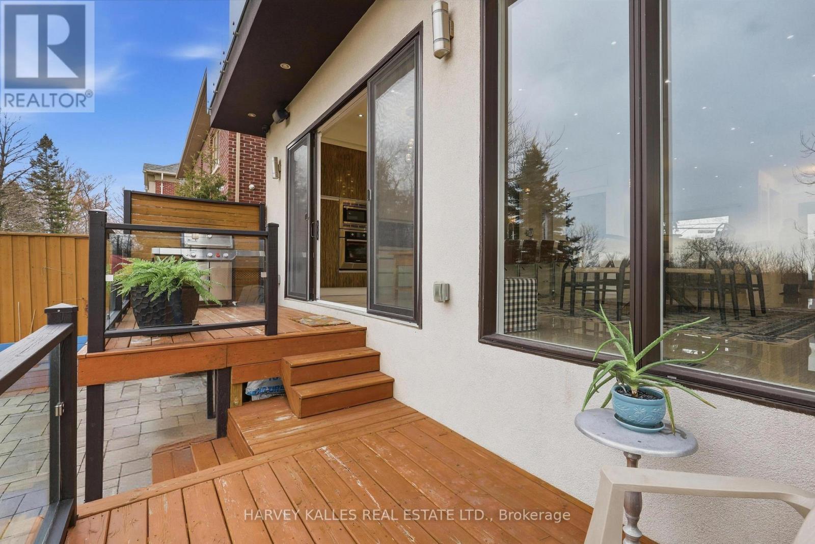 46 Ravenscrest Drive, Toronto, Ontario  M9B 5M7 - Photo 32 - W12989518