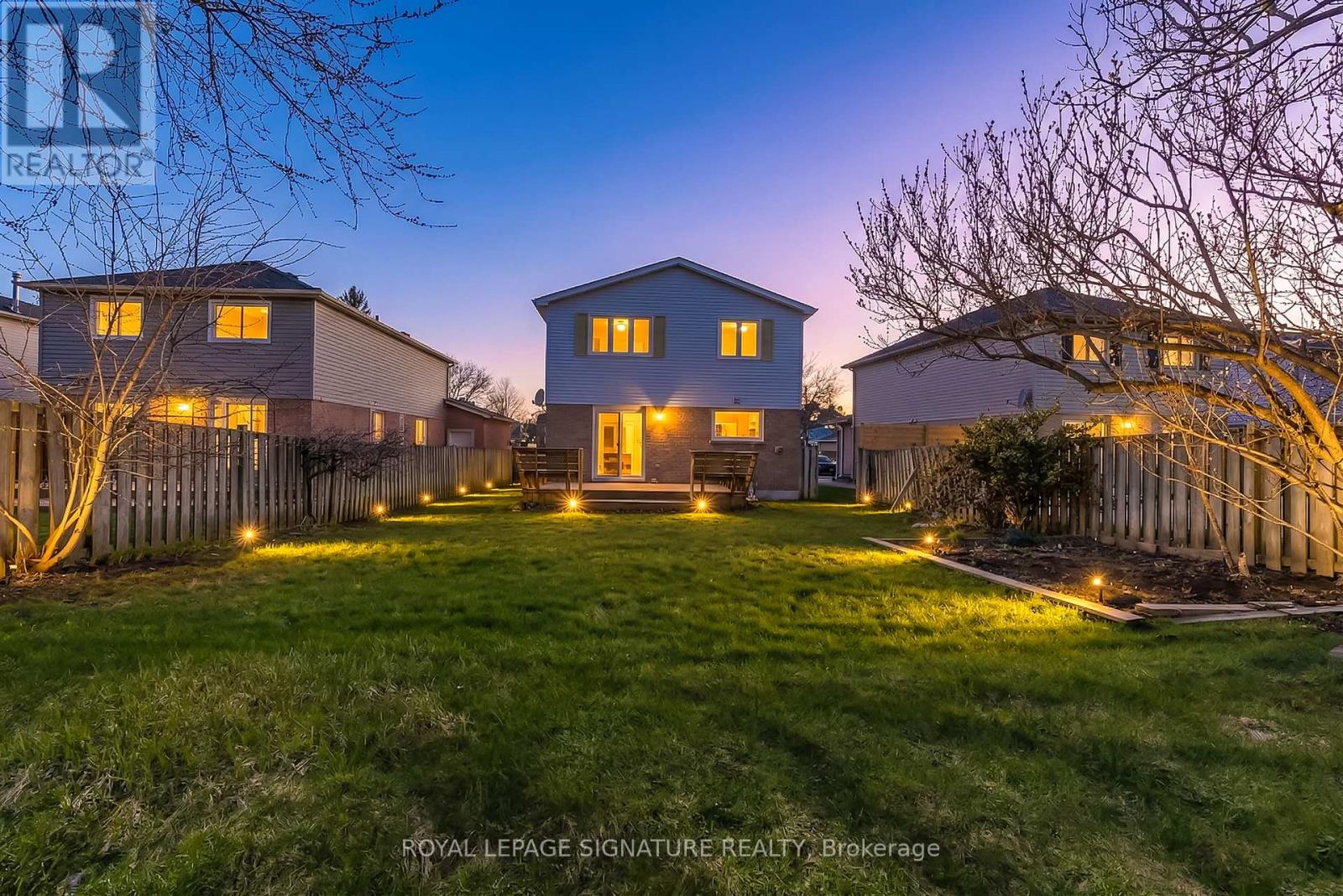 6539 Edenwood Drive, Mississauga, Ontario  L5N 3H2 - Photo 2 - W12989552